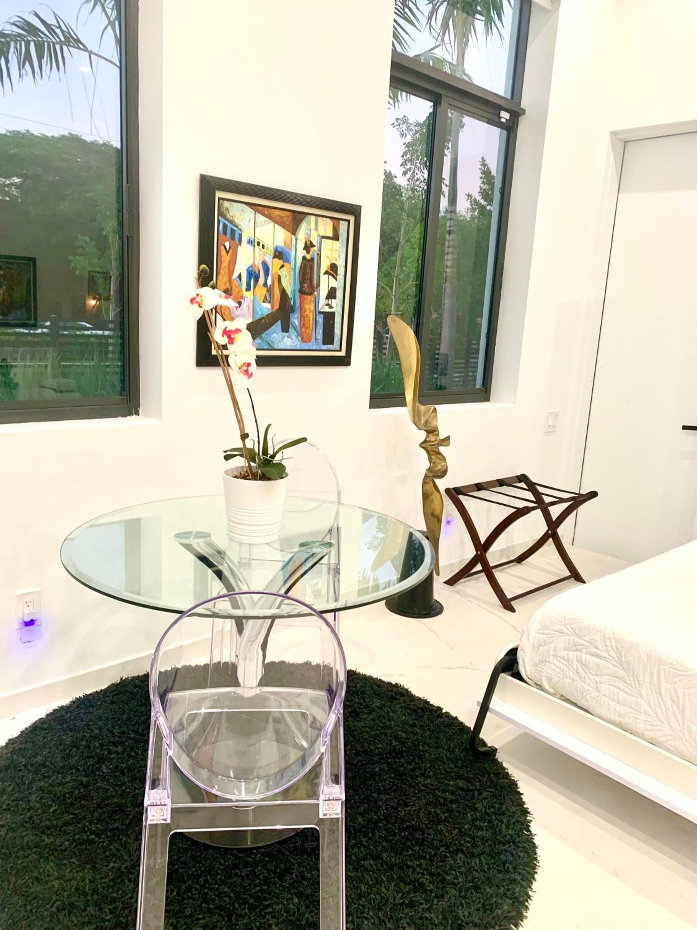 Men only clothing option guesthouse near Wilton Manors — 24