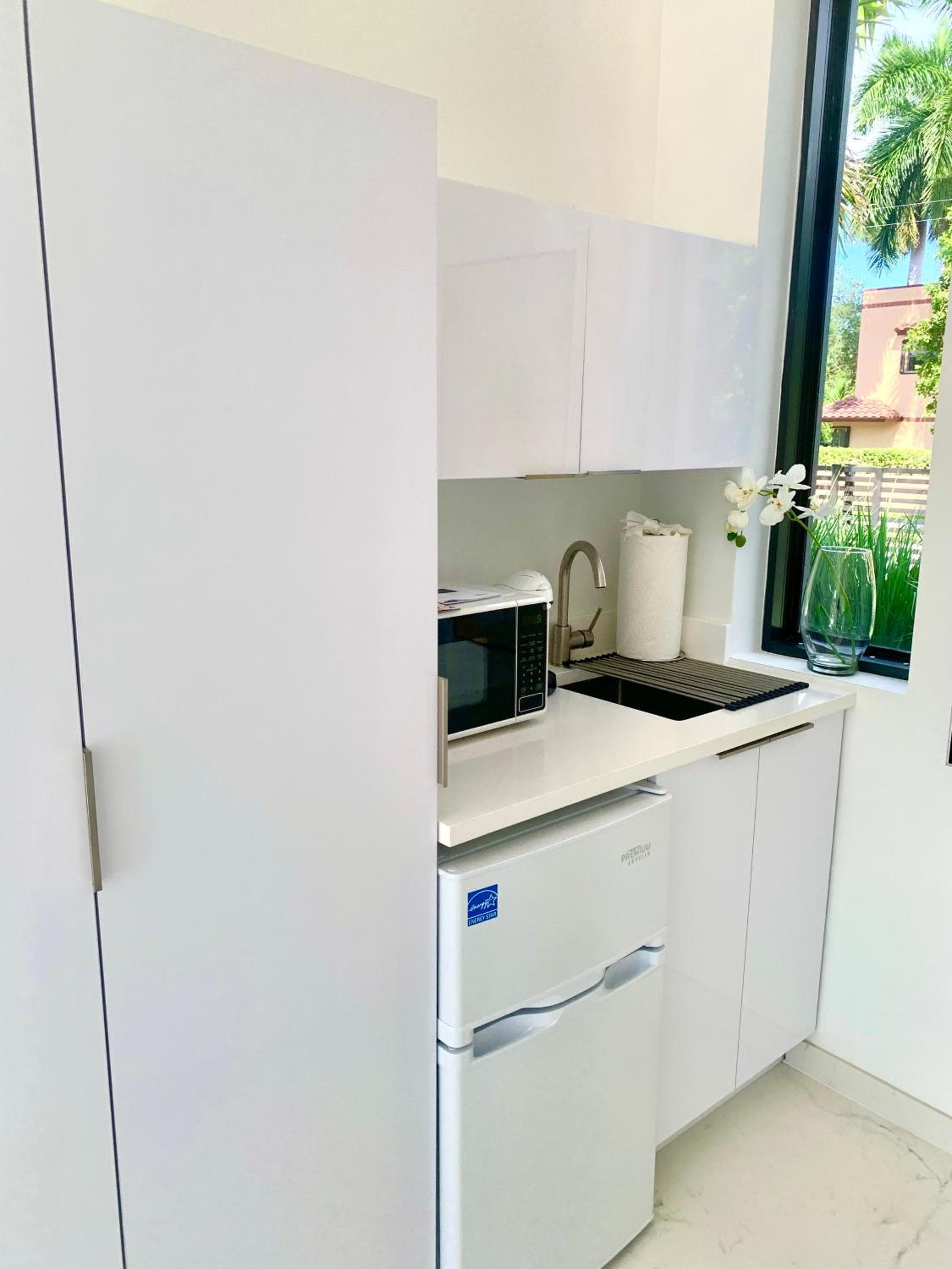Men only clothing option guesthouse near Wilton Manors — 9