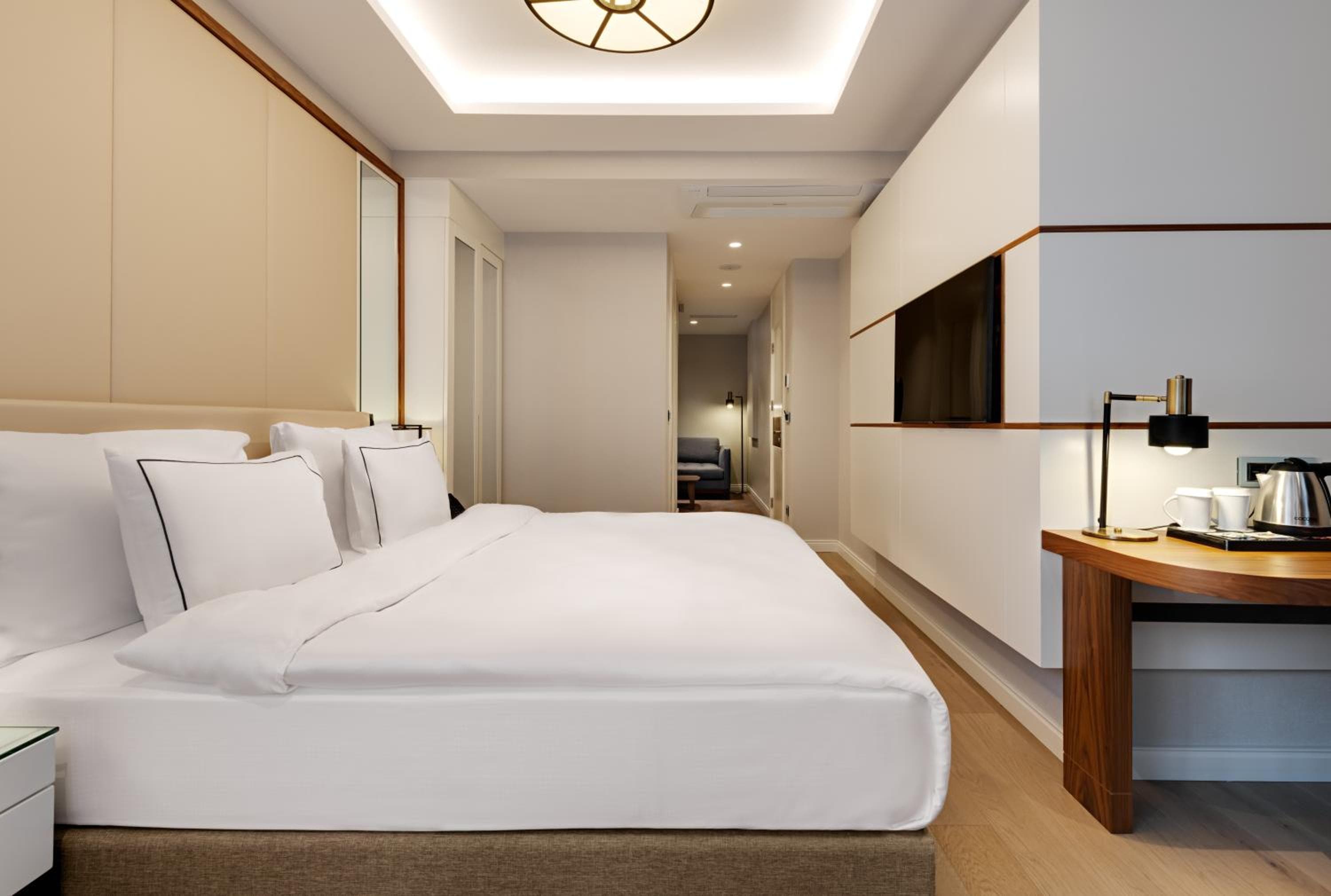 Gleam Collection Hotel — 13