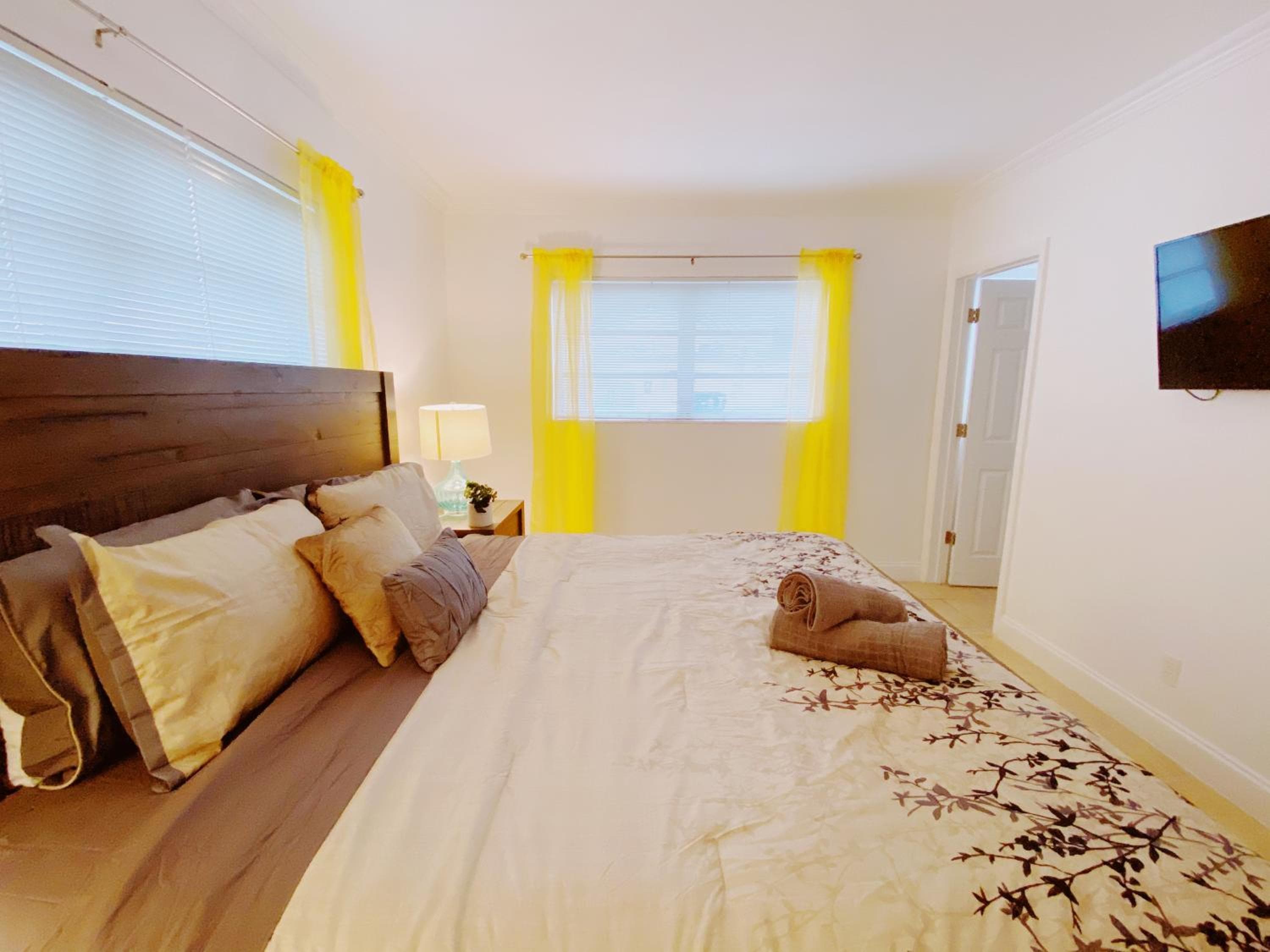 Bayview Regency Apartments By Lowkl — 28