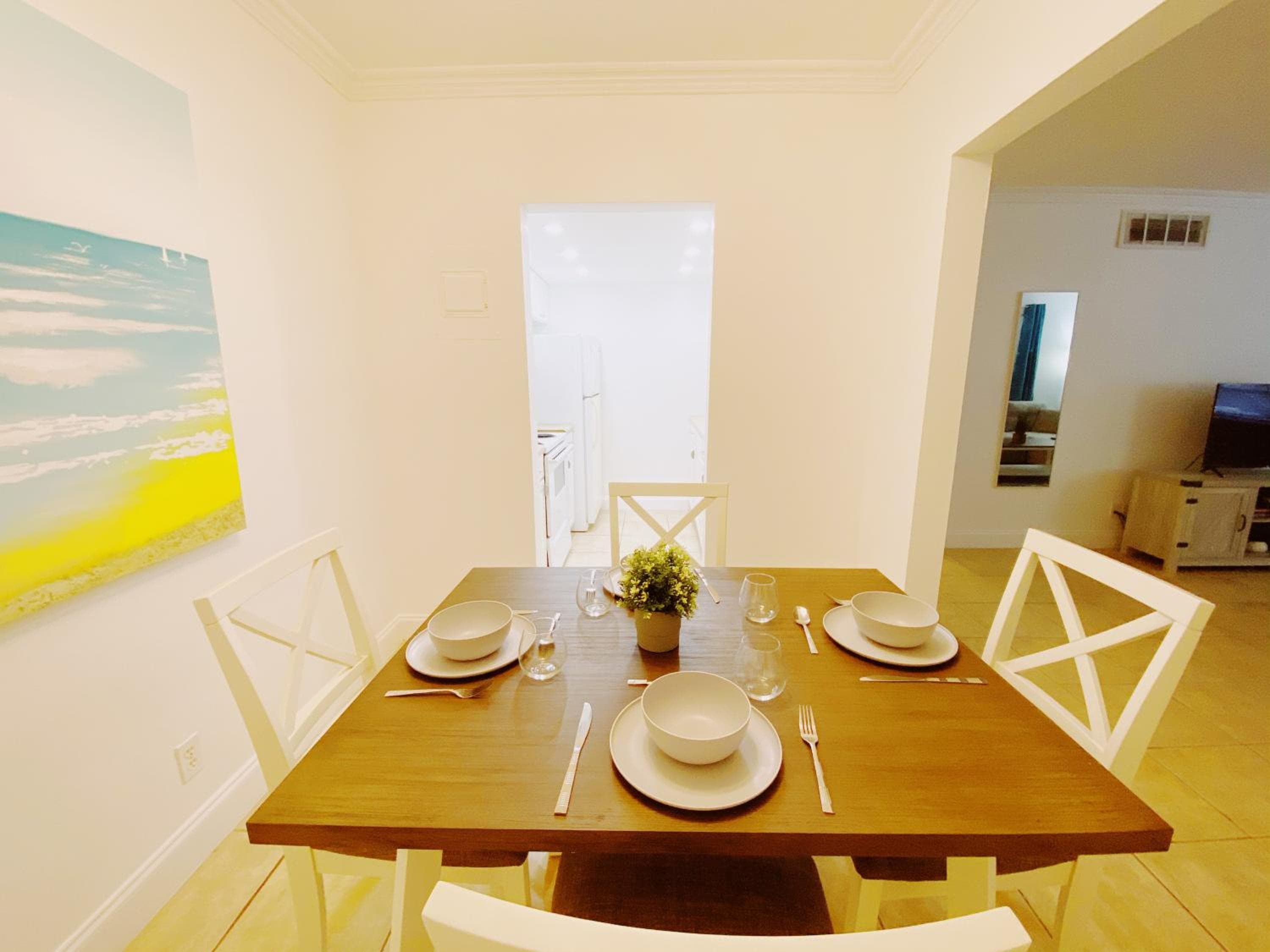 Bayview Regency Apartments By Lowkl — 26