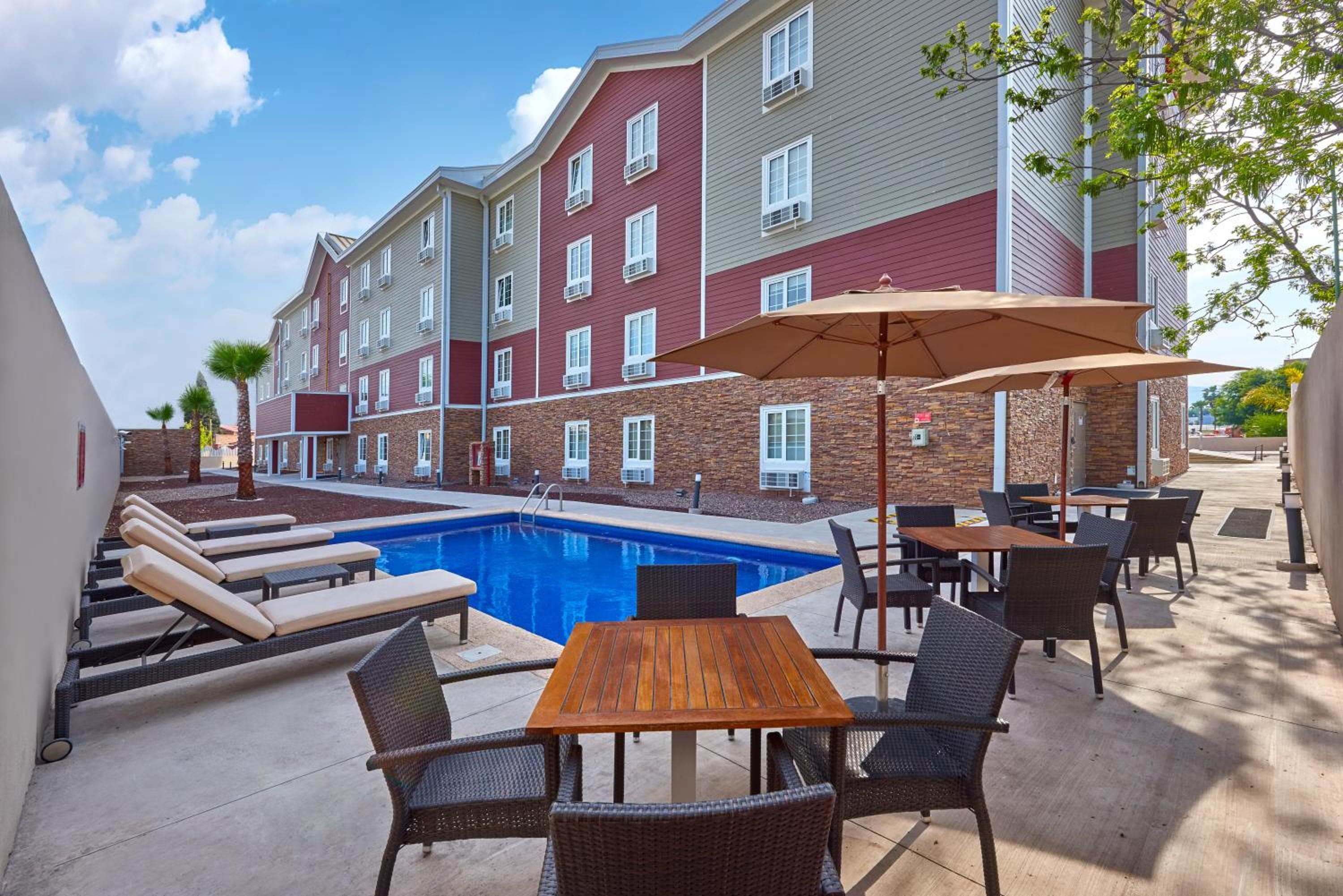 Extended Suites Cancun Cumbres — 29