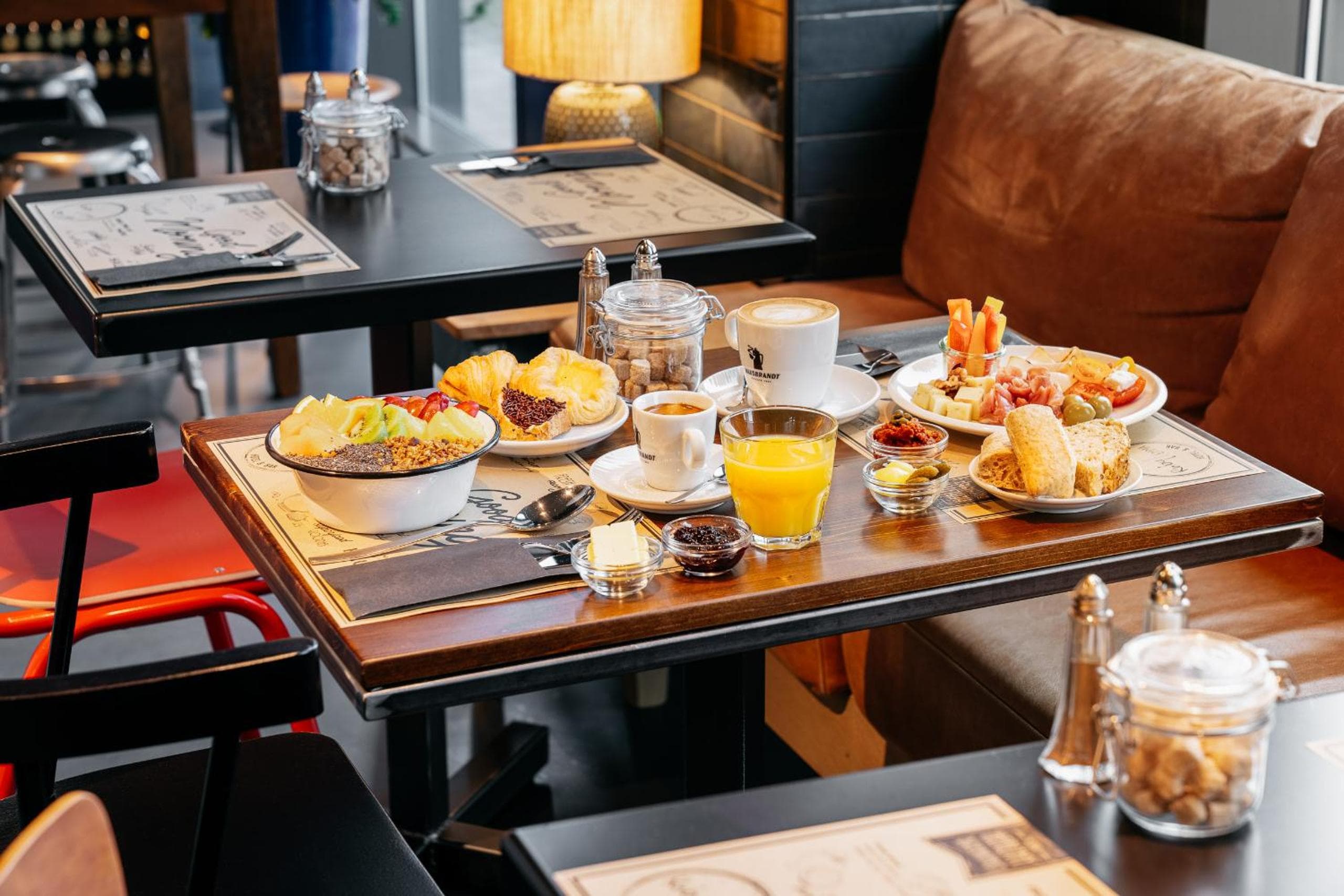 Ruby Emma Hotel Amsterdam — 8