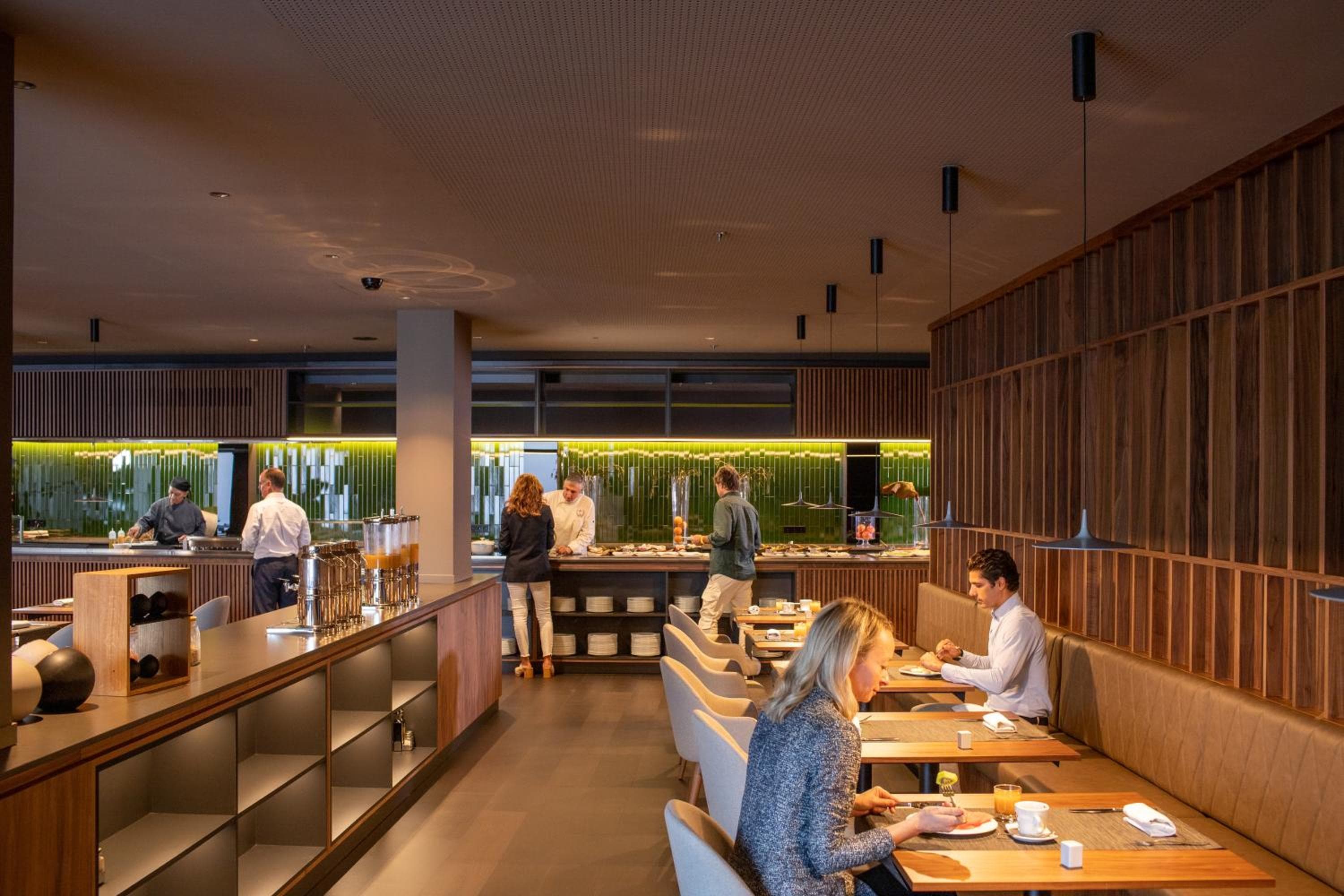 BAH Barcelona Airport Hotel — 7