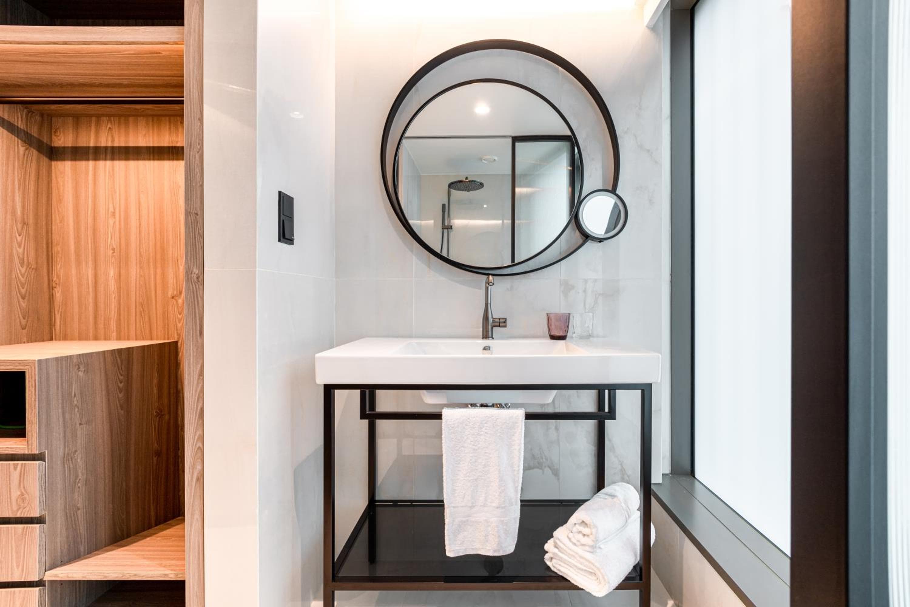 LUSTER Hotel — 29