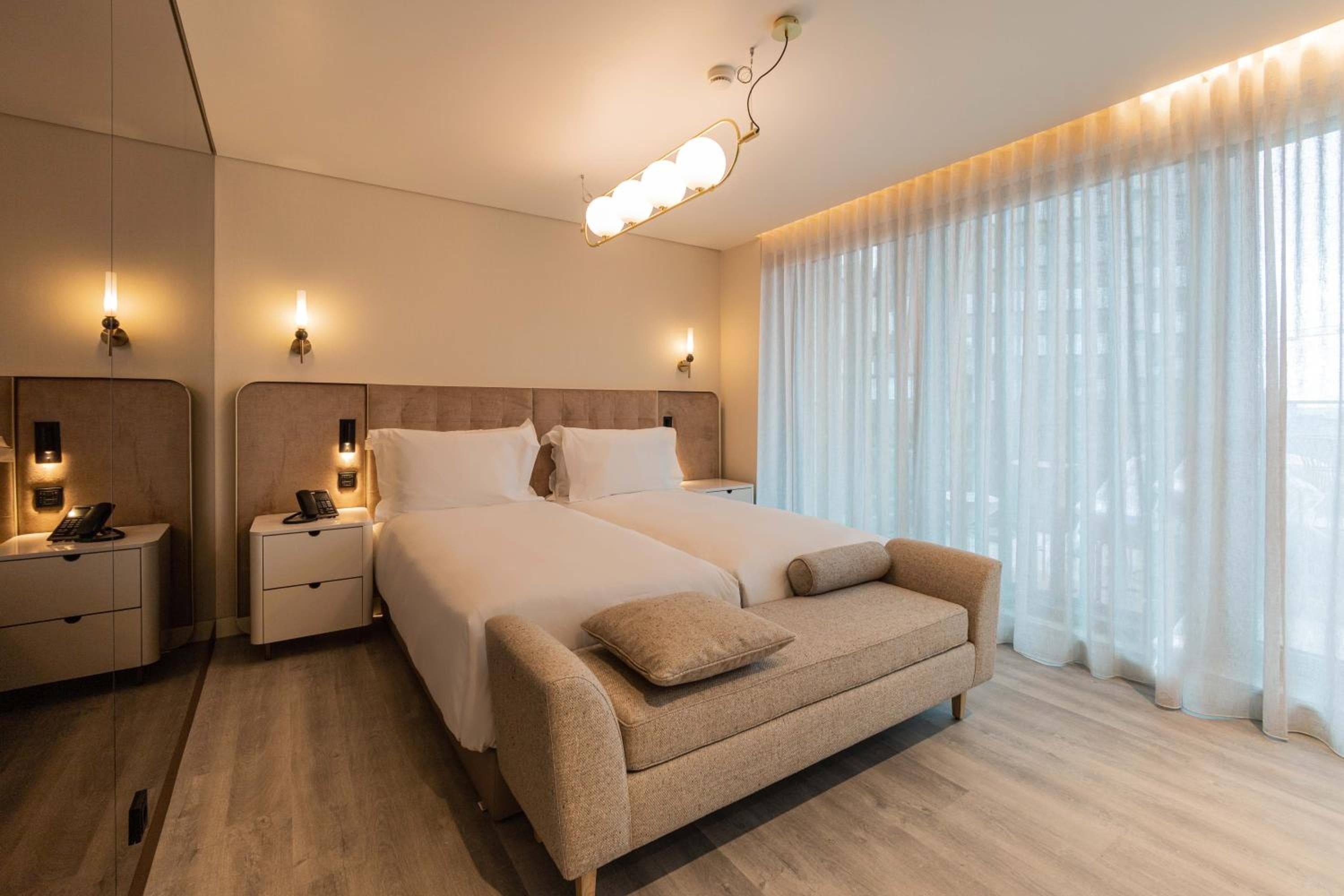LUSTER Hotel — 24