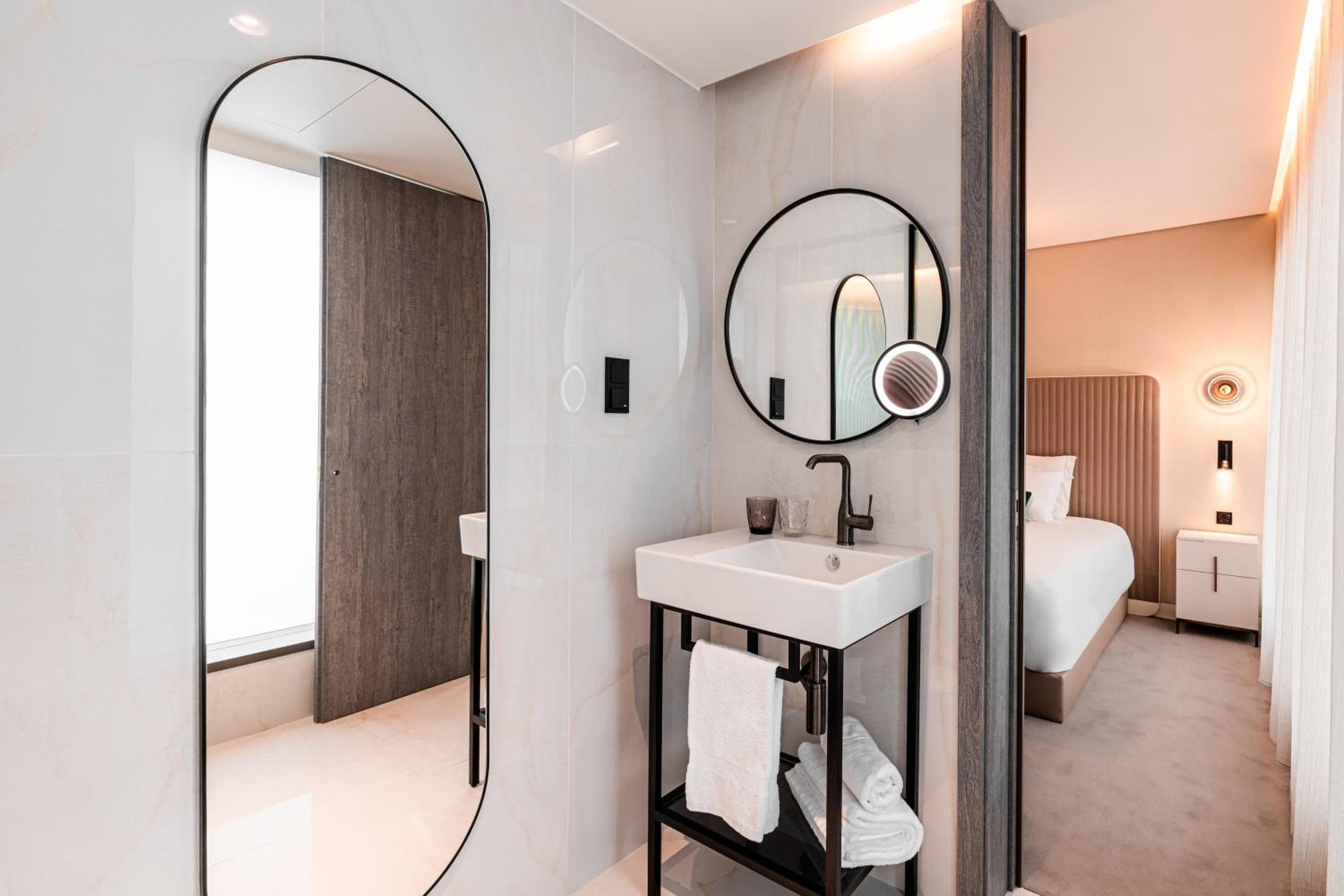 LUSTER Hotel — 21