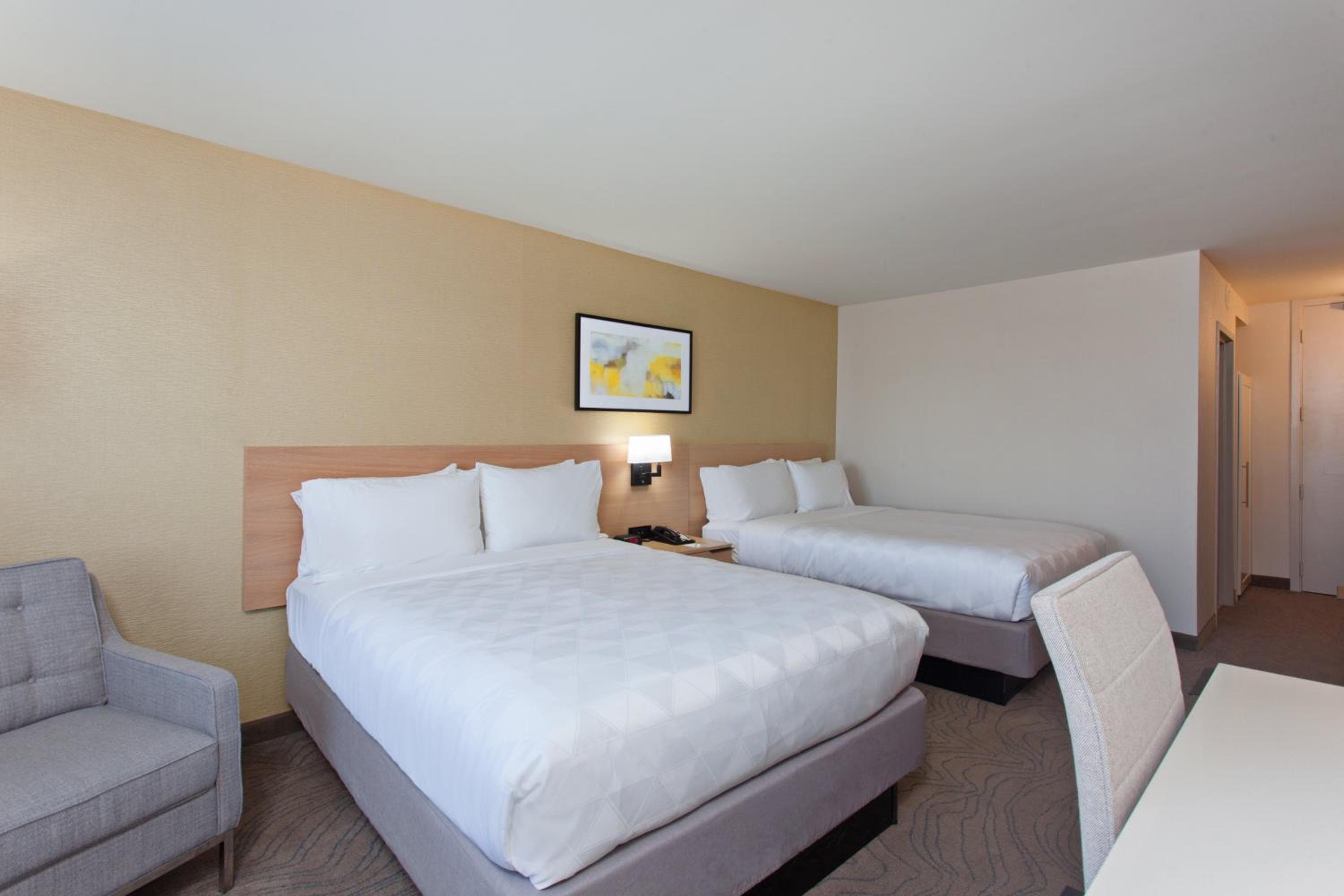 Holiday Inn Los Angeles - LAX Airport by IHG — 8