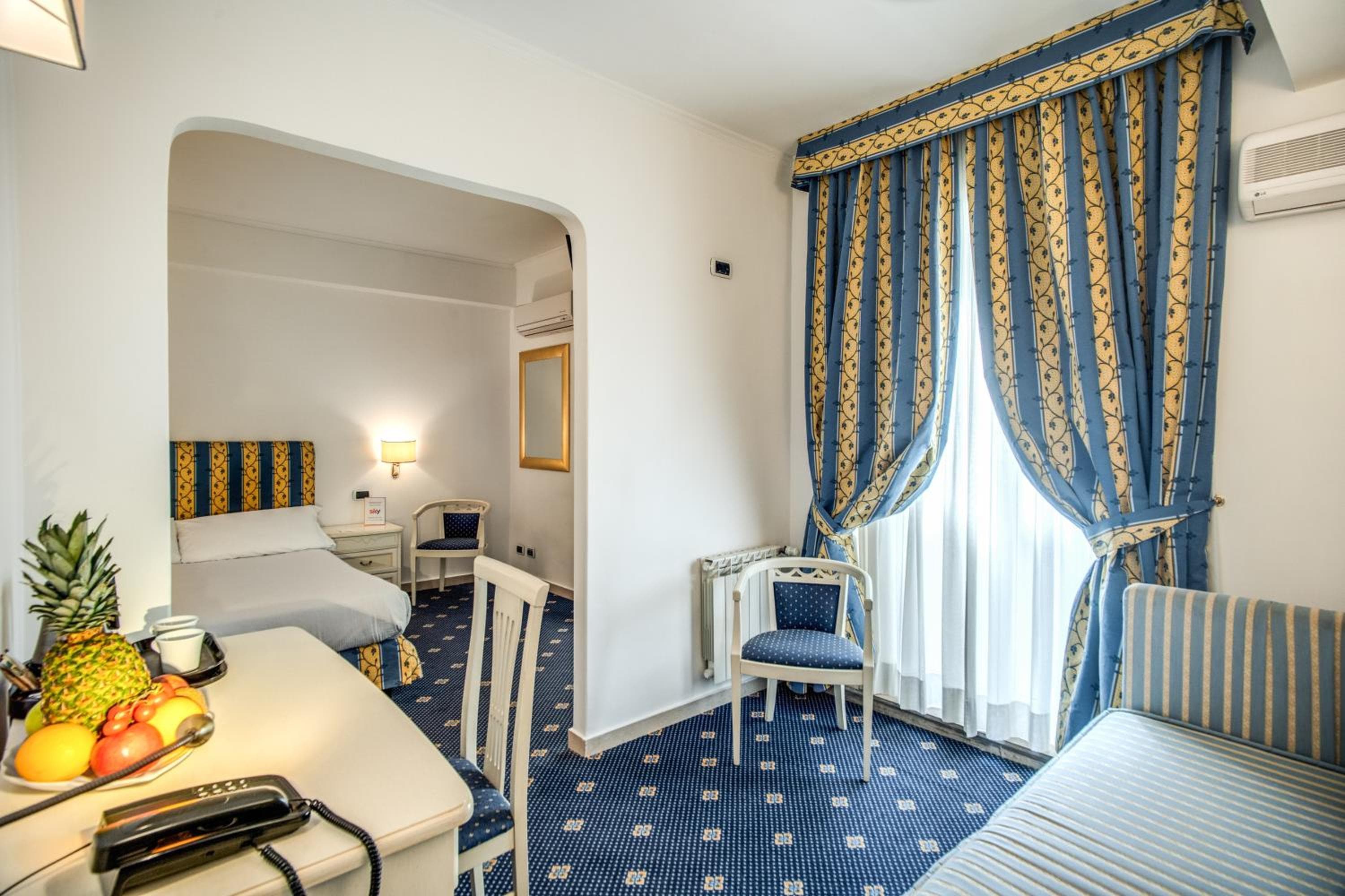 Hotel Napoleón — 22