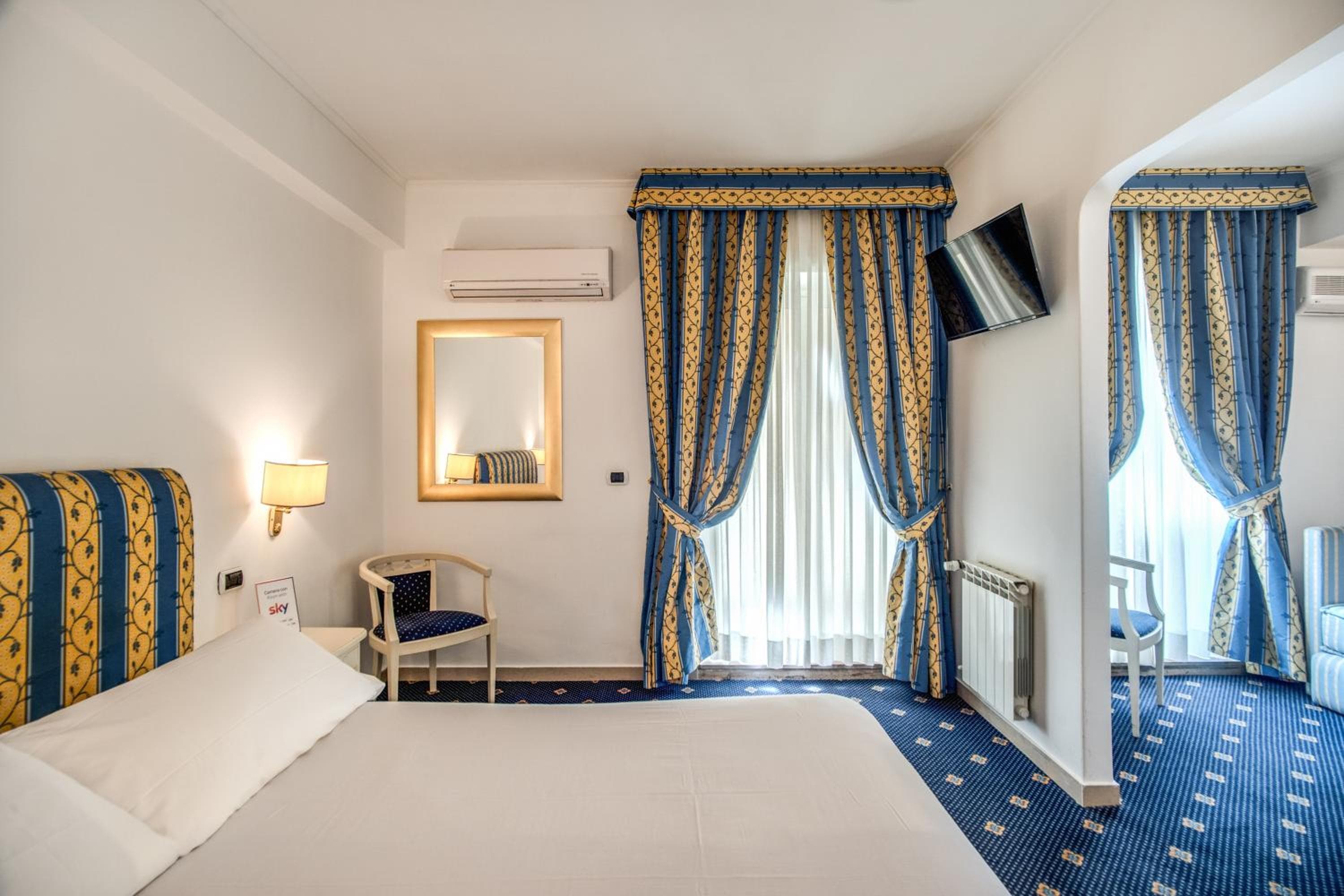 Hotel Napoleón — 25