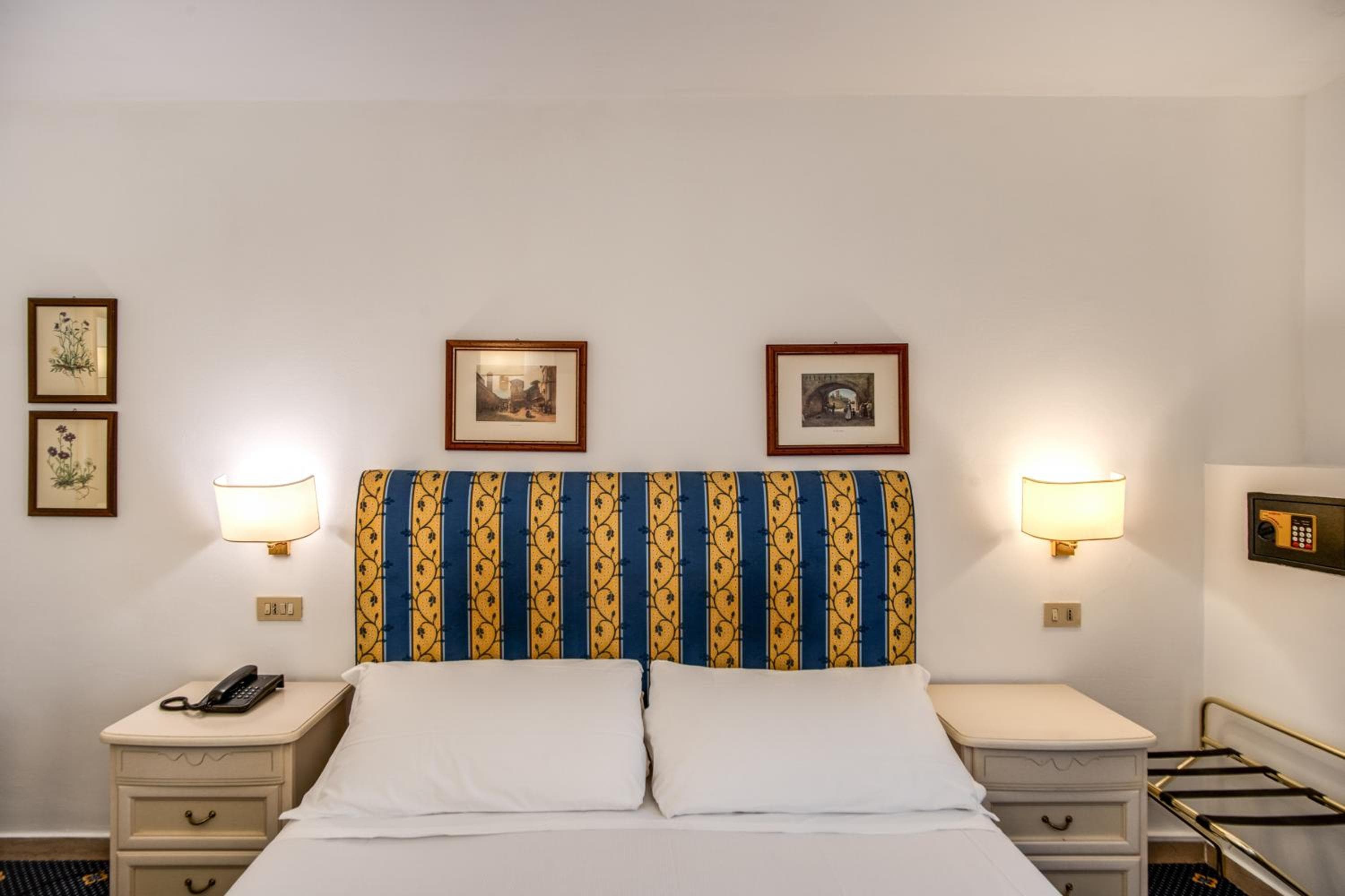 Hotel Napoleón — 16