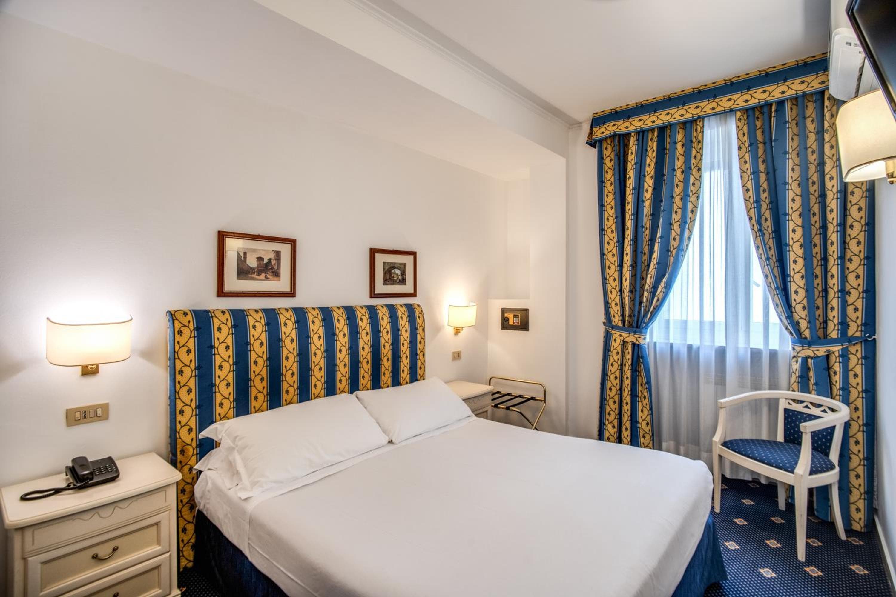 Hotel Napoleón — 18