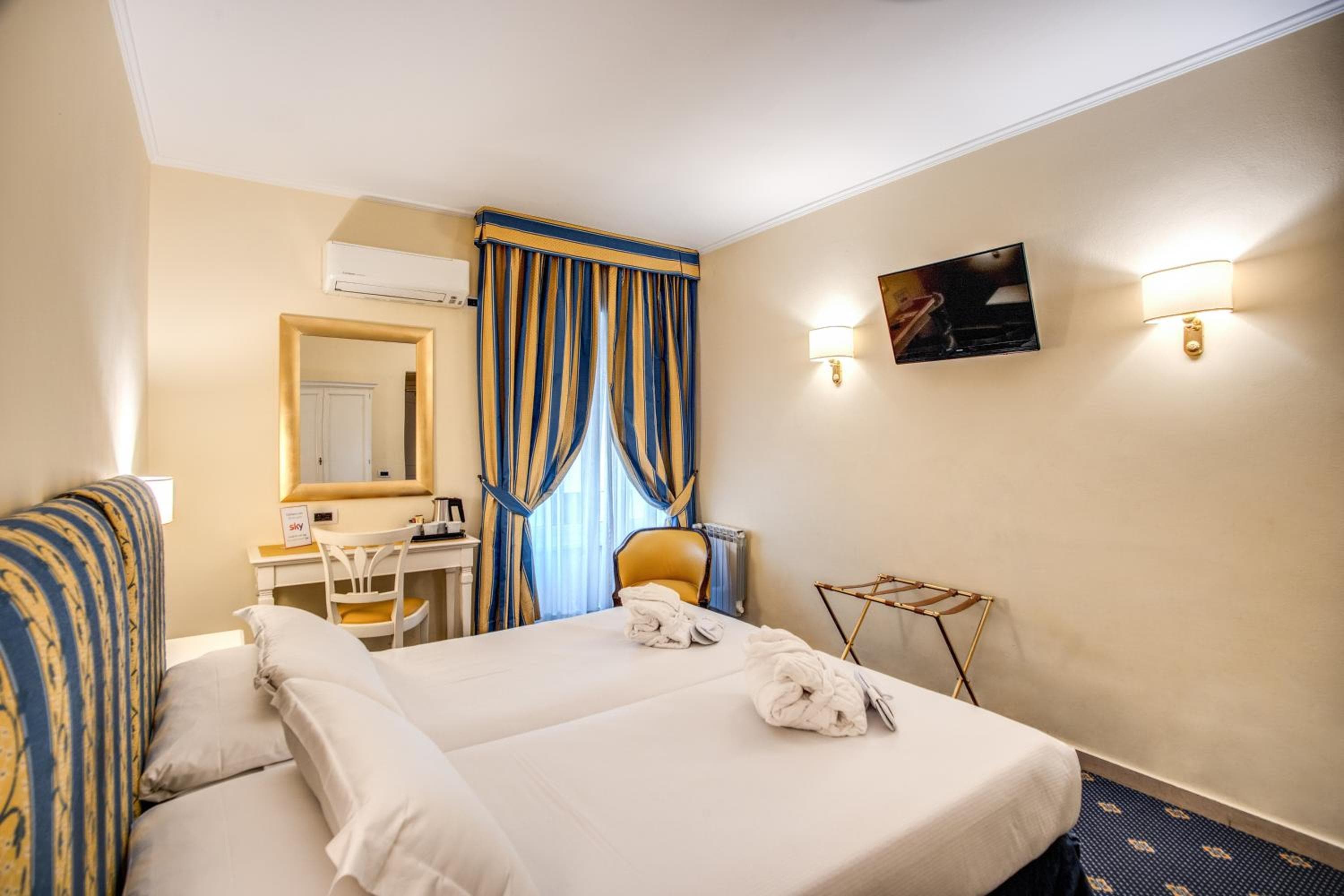 Hotel Napoleón — 11