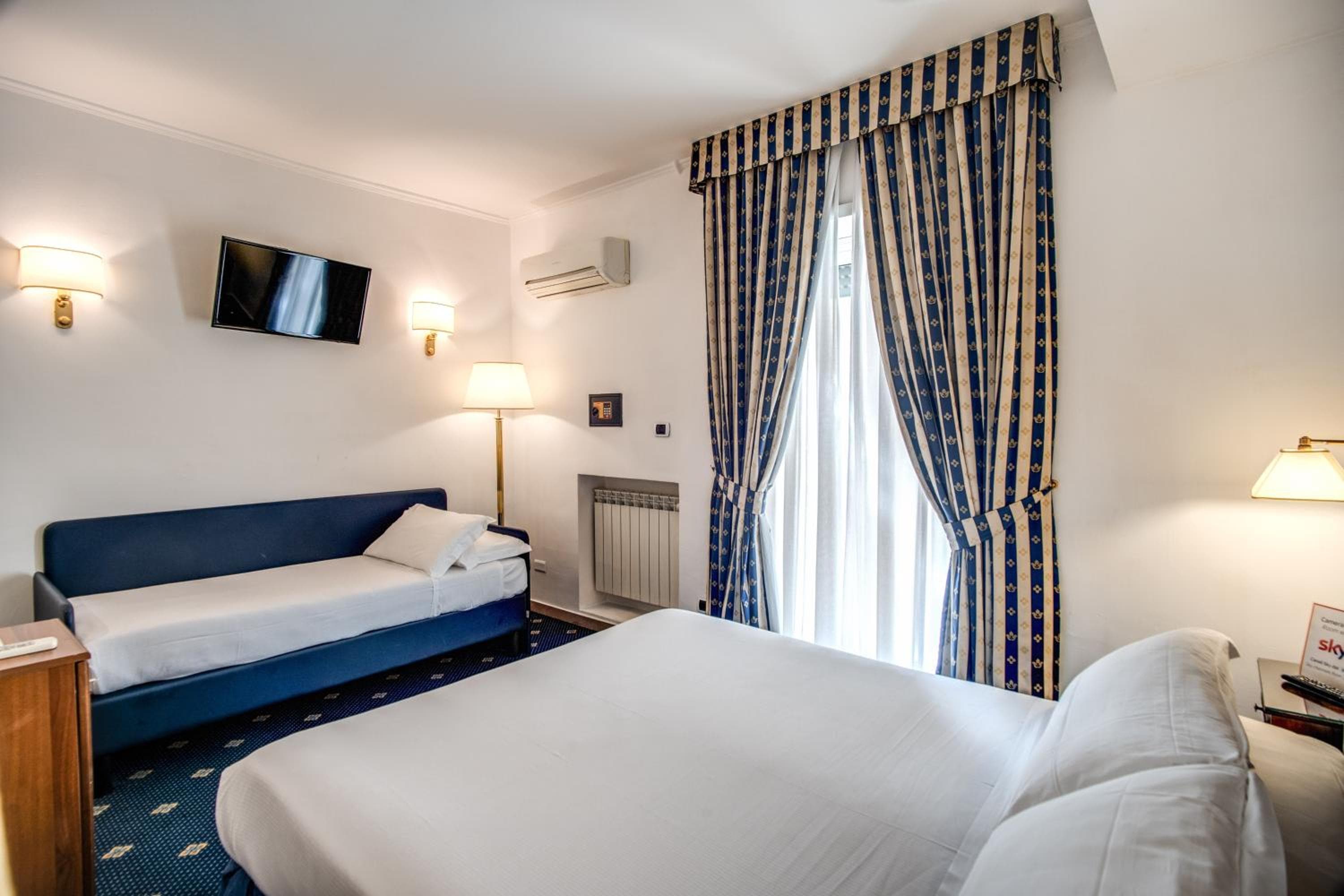 Hotel Napoleón — 6