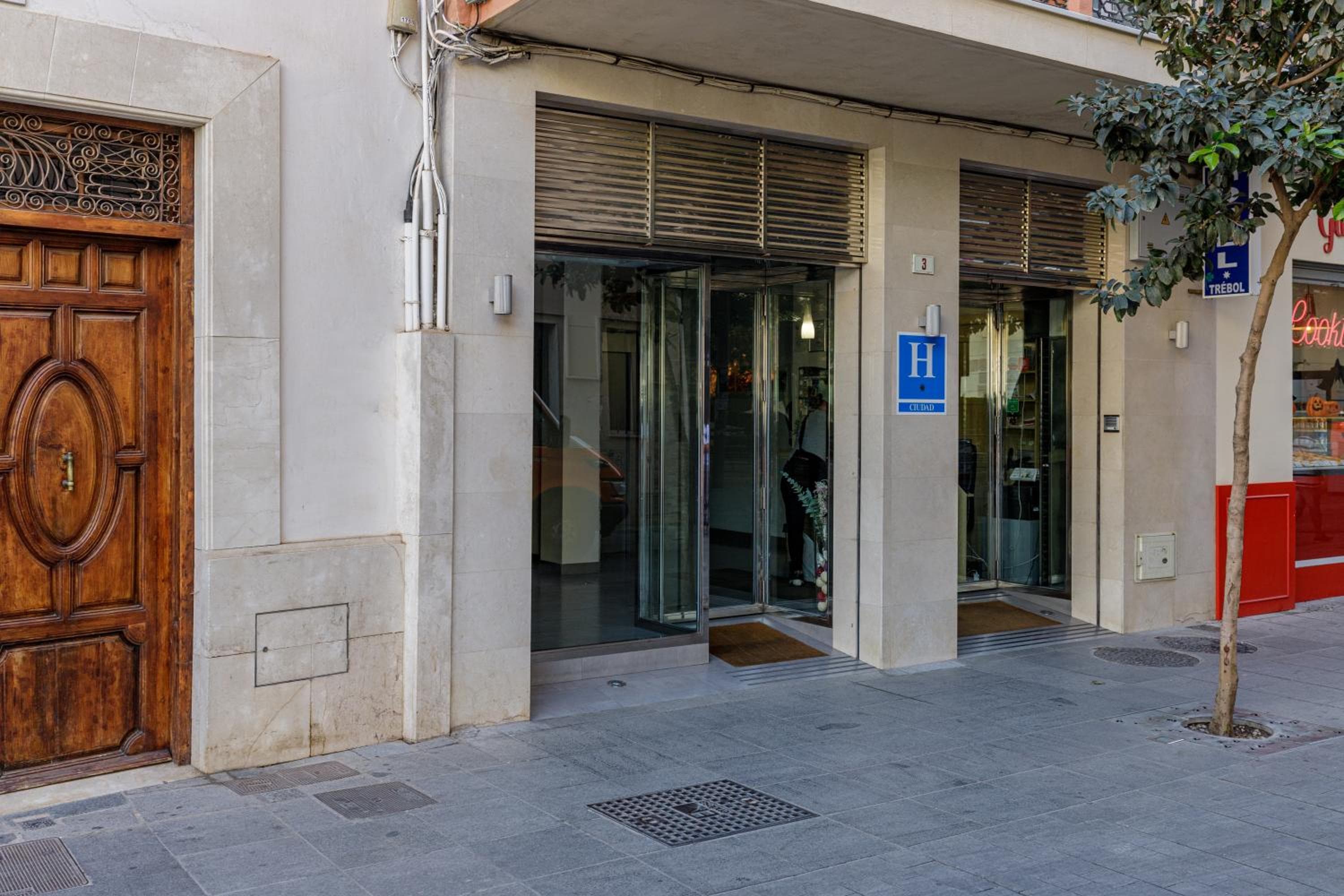 H-A Hotel Trebol — 13
