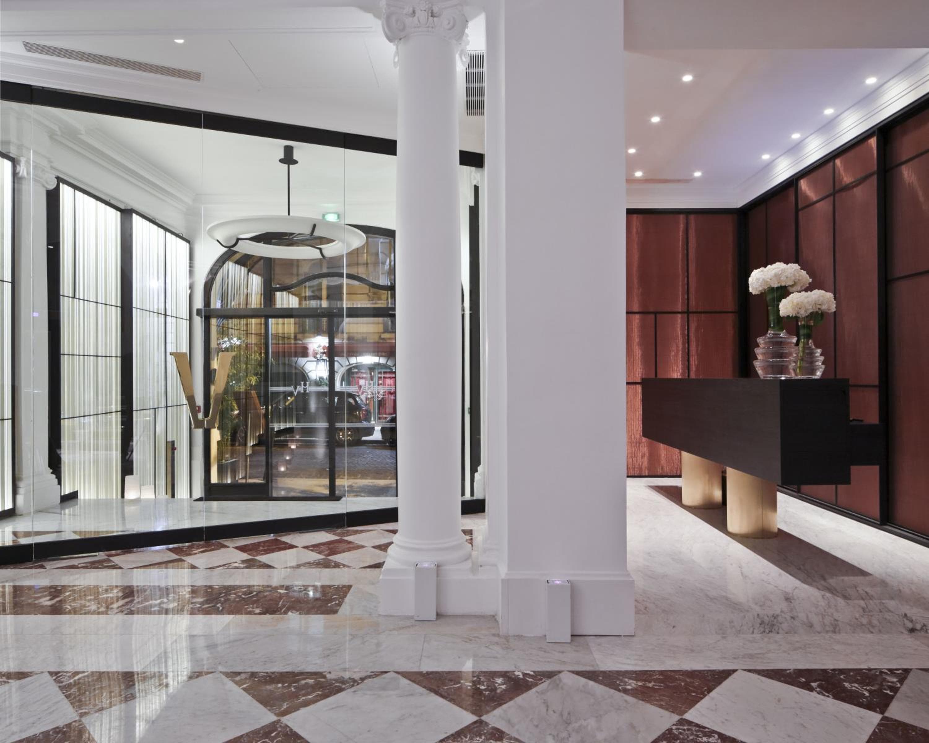 Hotel Vernet Champs Elysées Parigi — 11
