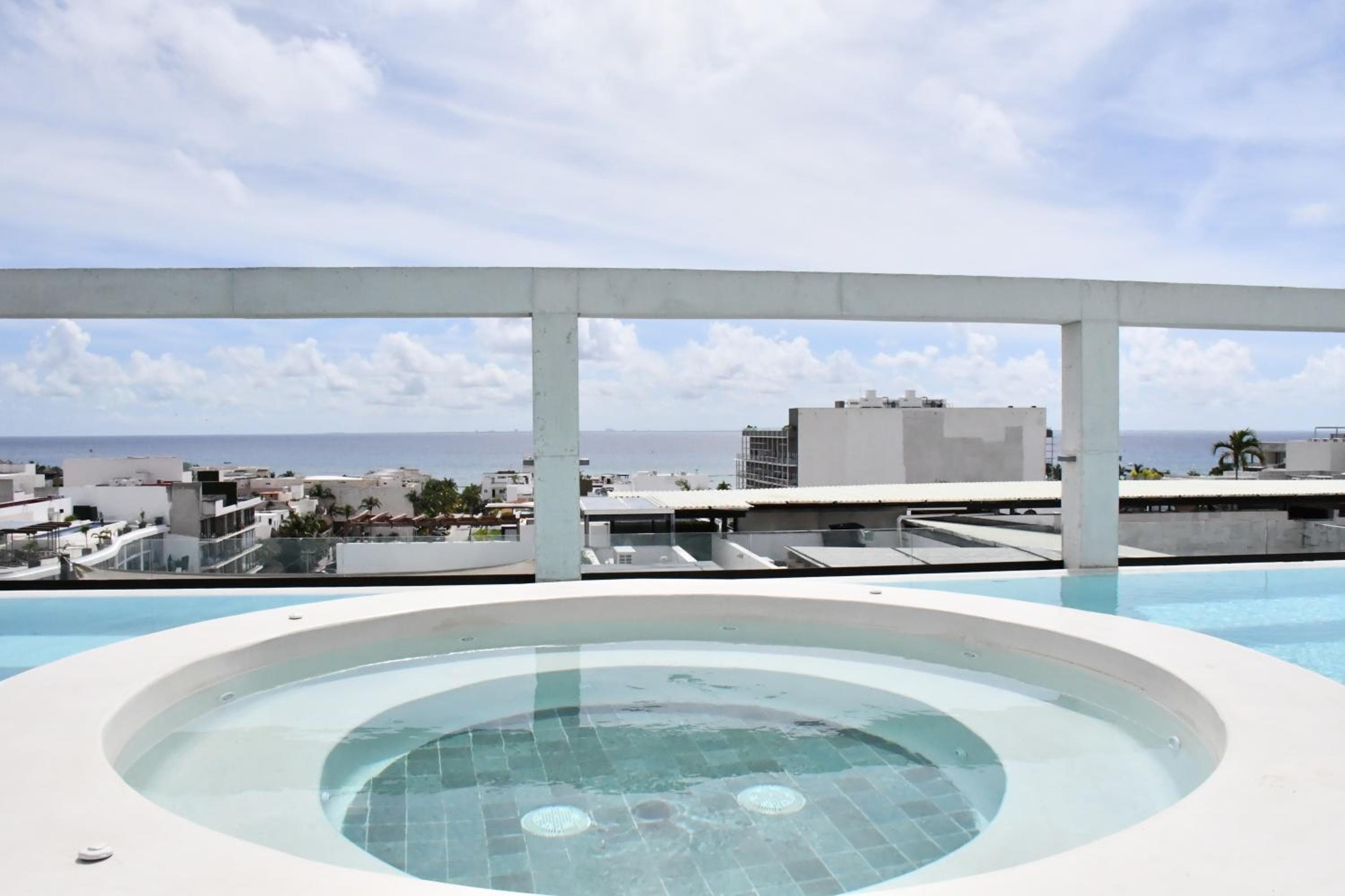 Ceren Luxury Apartments at Fifth Avenue by Spot Rentals — 13