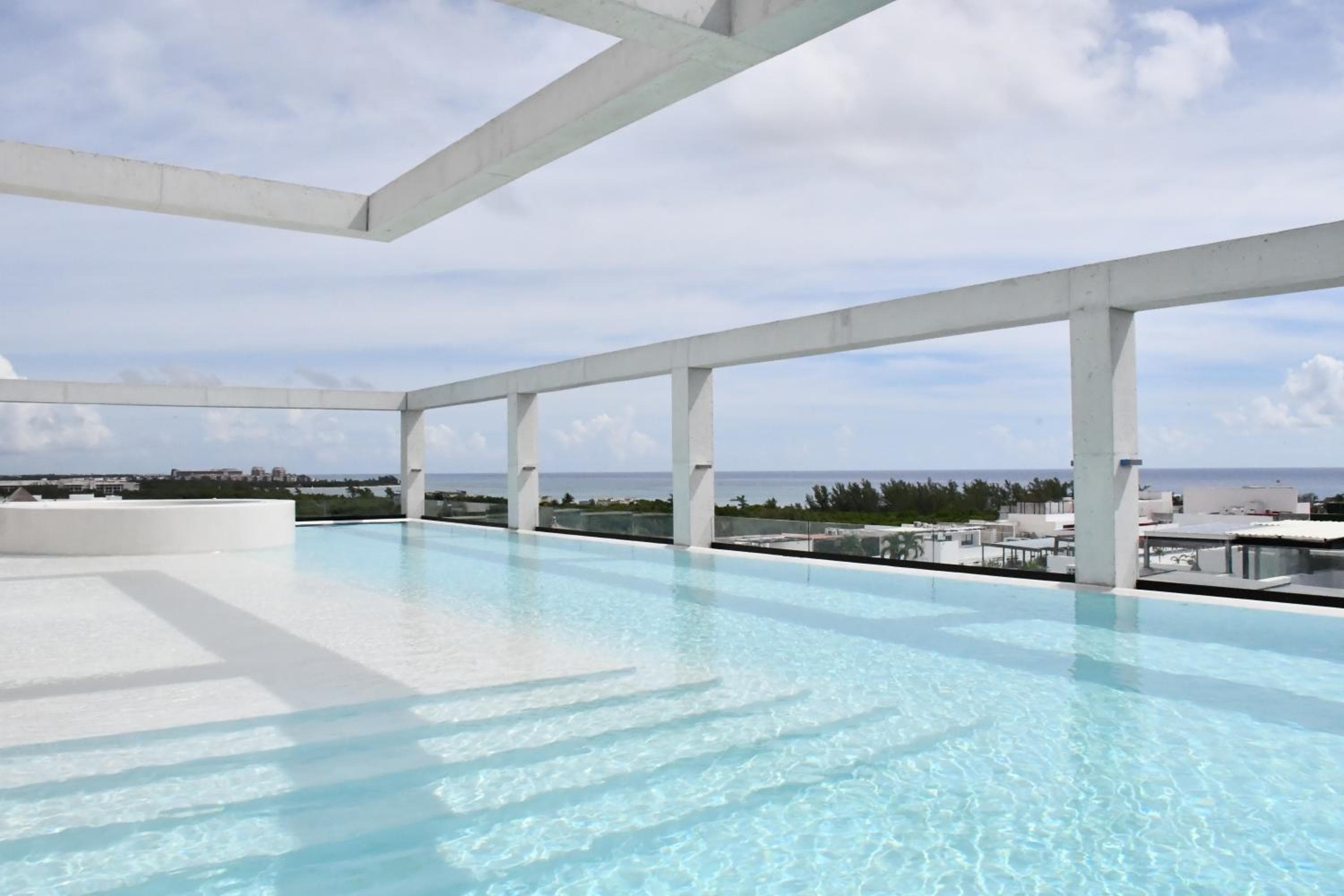 Ceren Luxury Apartments at Fifth Avenue by Spot Rentals — 12