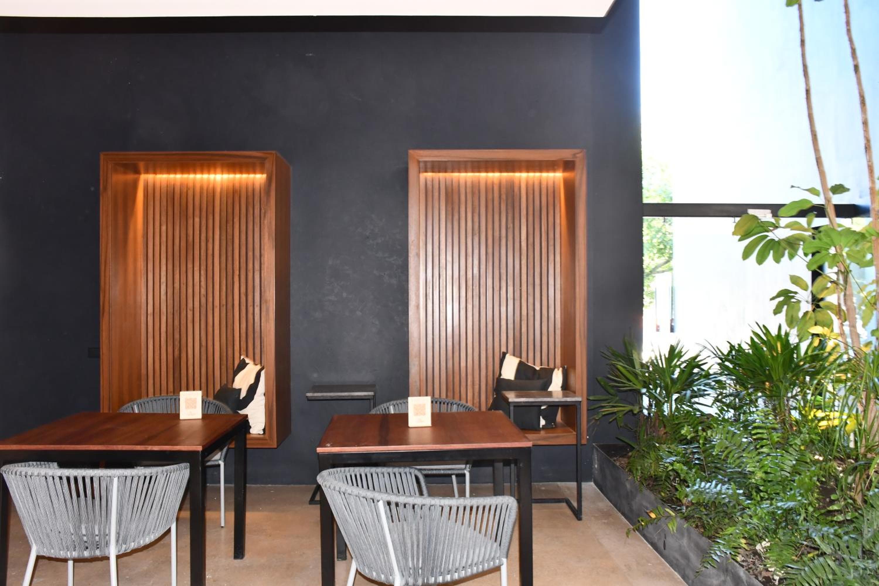 Ceren Luxury Apartments at Fifth Avenue by Spot Rentals — 16