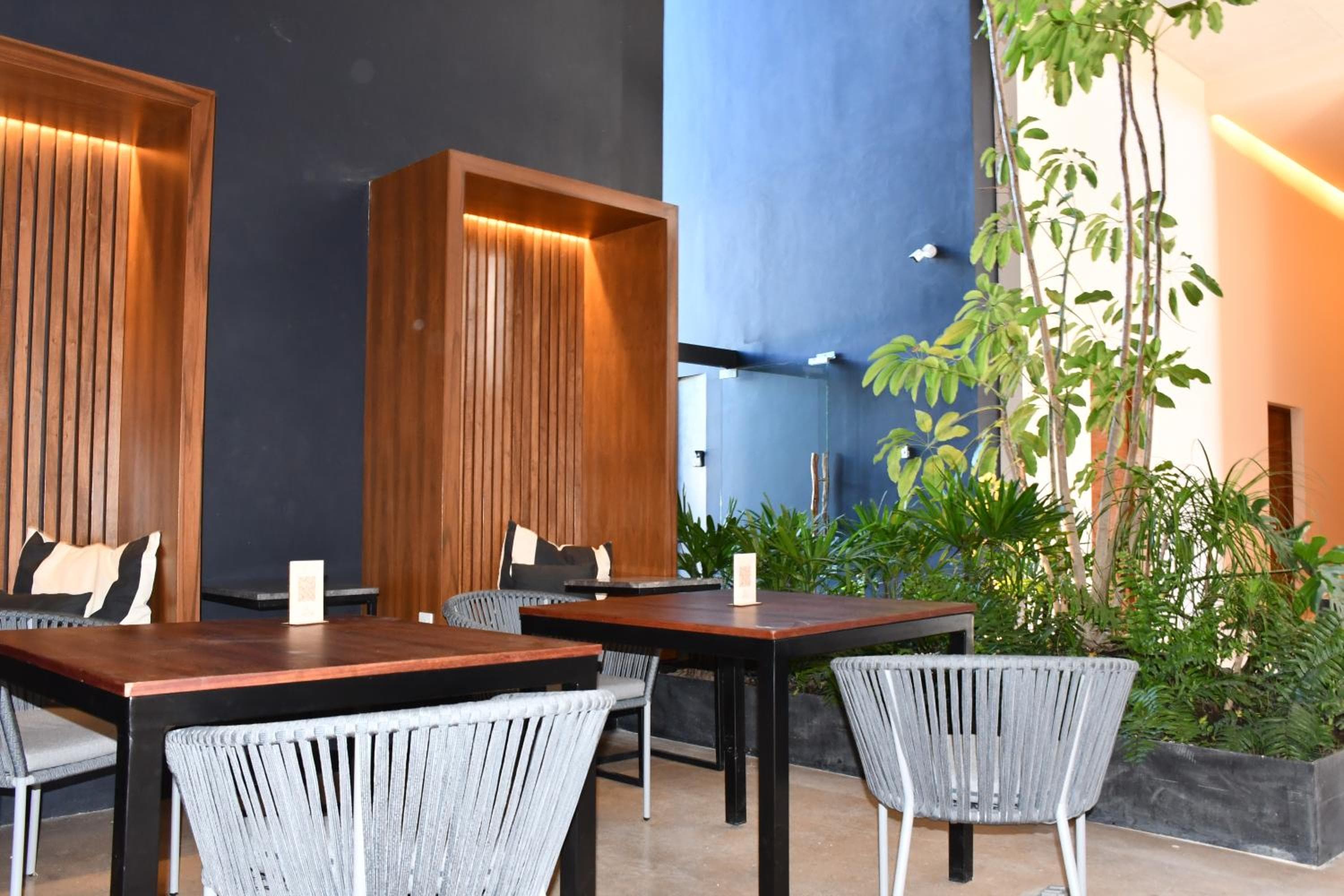 Ceren Luxury Apartments at Fifth Avenue by Spot Rentals — 17