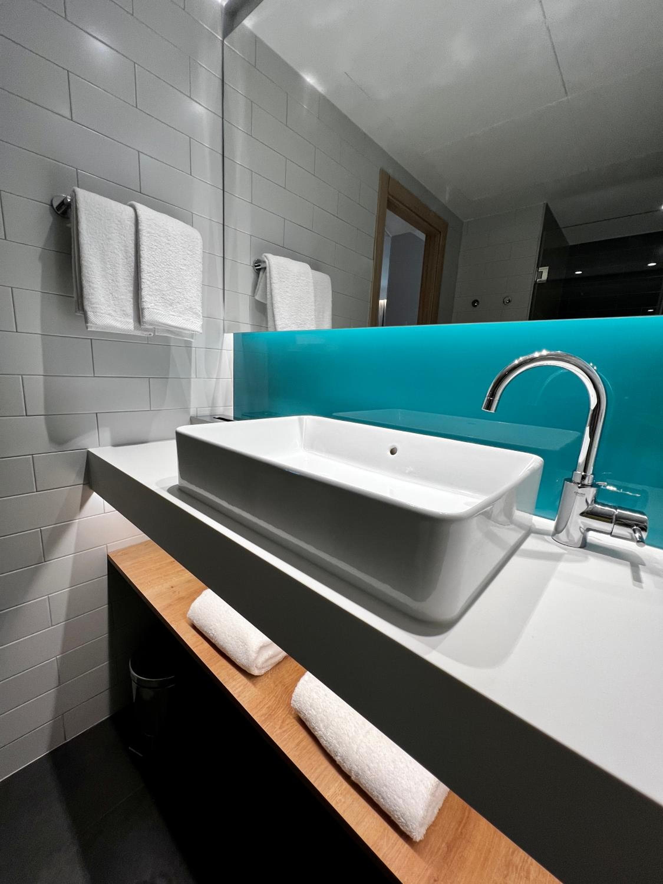 Holiday Inn Express - Madrid - Airport by IHG — 14