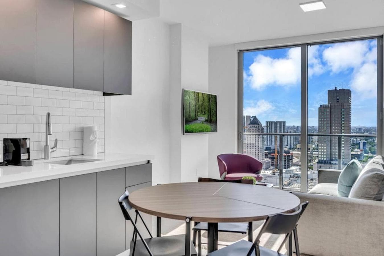 Modern 1 Bed Condo across from Bayside in Downtown — 8