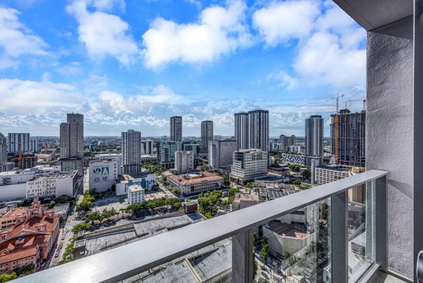 Modern 1 Bed Condo across from Bayside in Downtown — 15