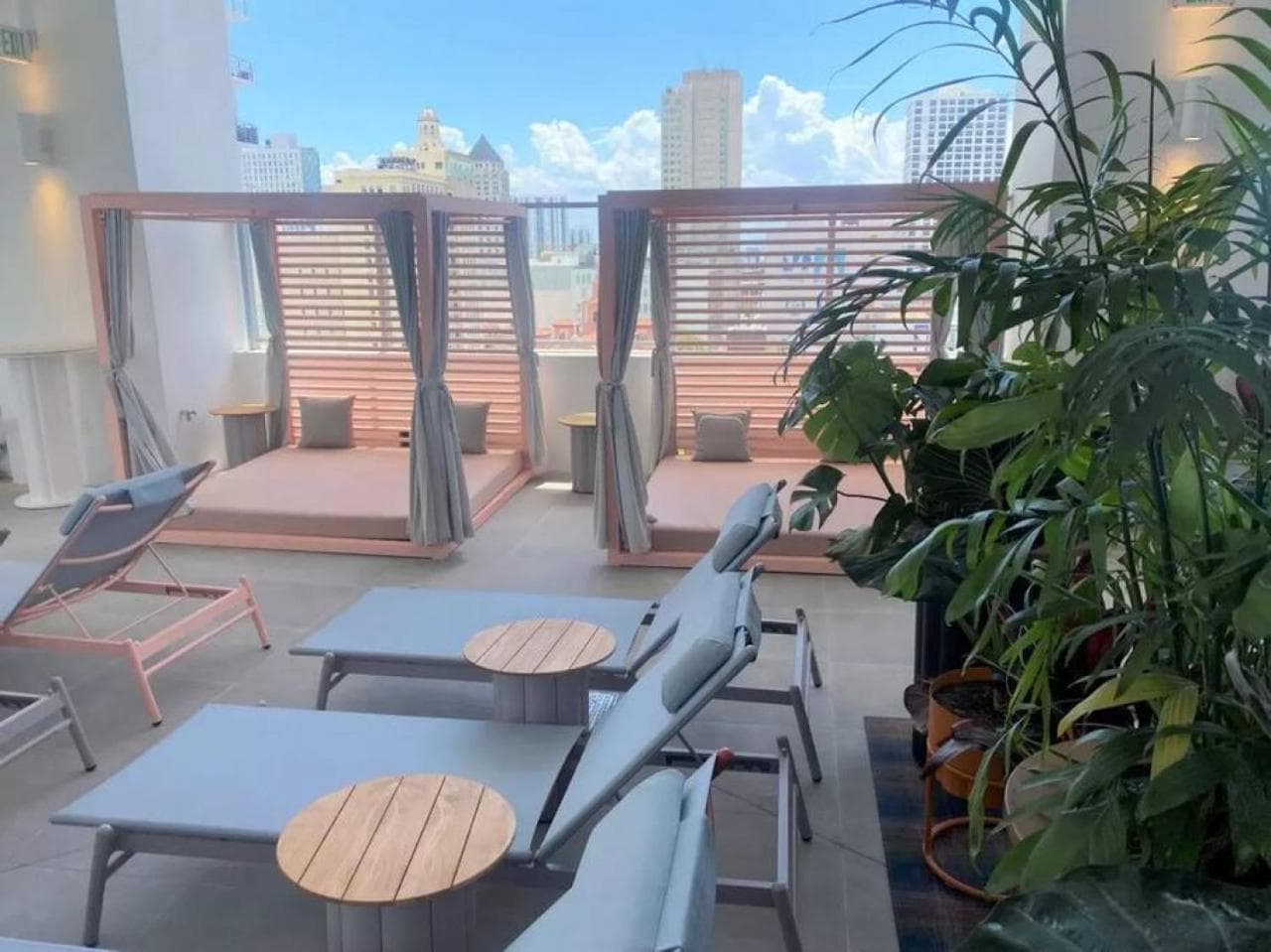 Modern 1 Bed Condo across from Bayside in Downtown — 12