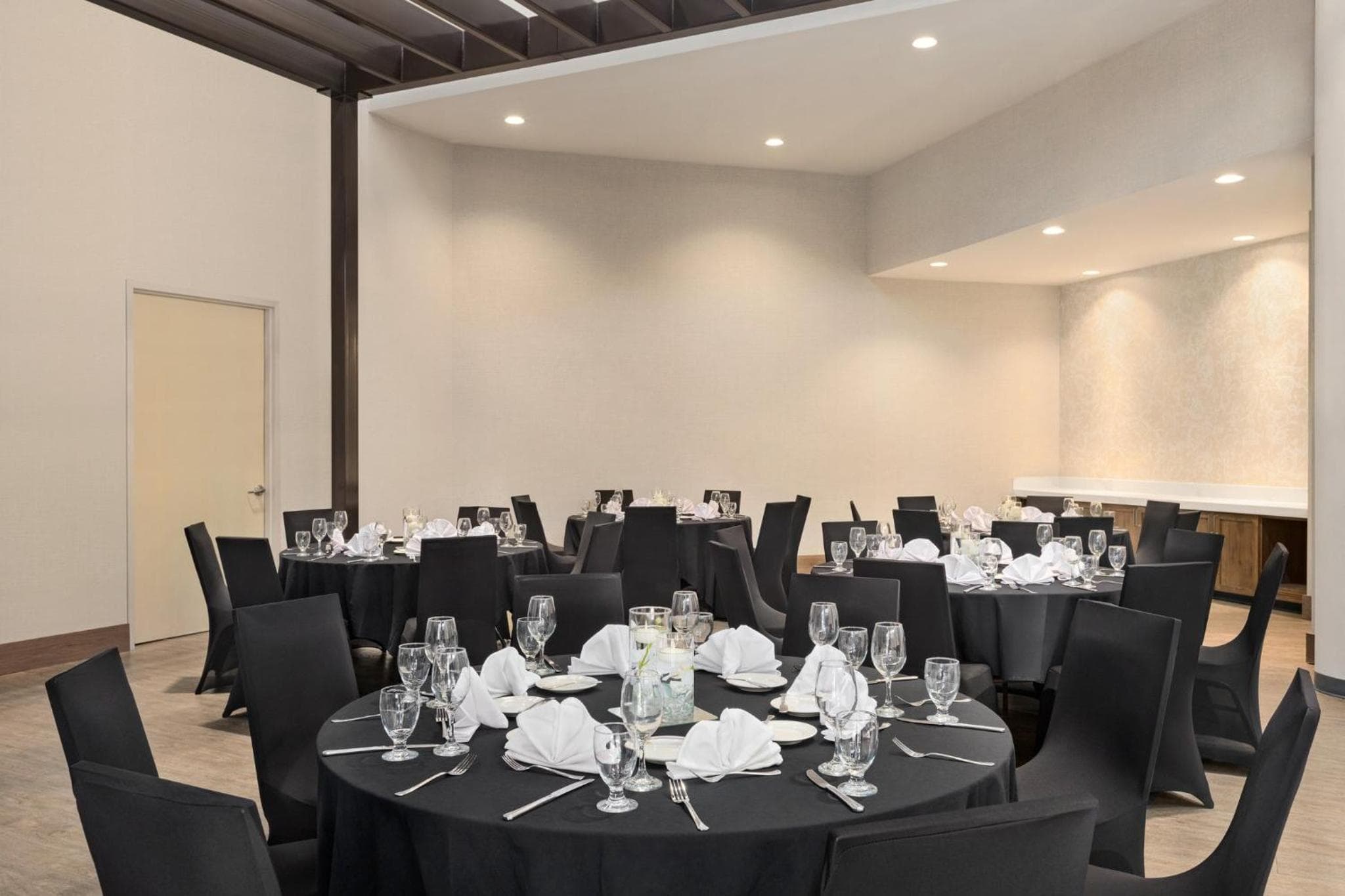 Holiday Inn Orlando International Airport by IHG — 16