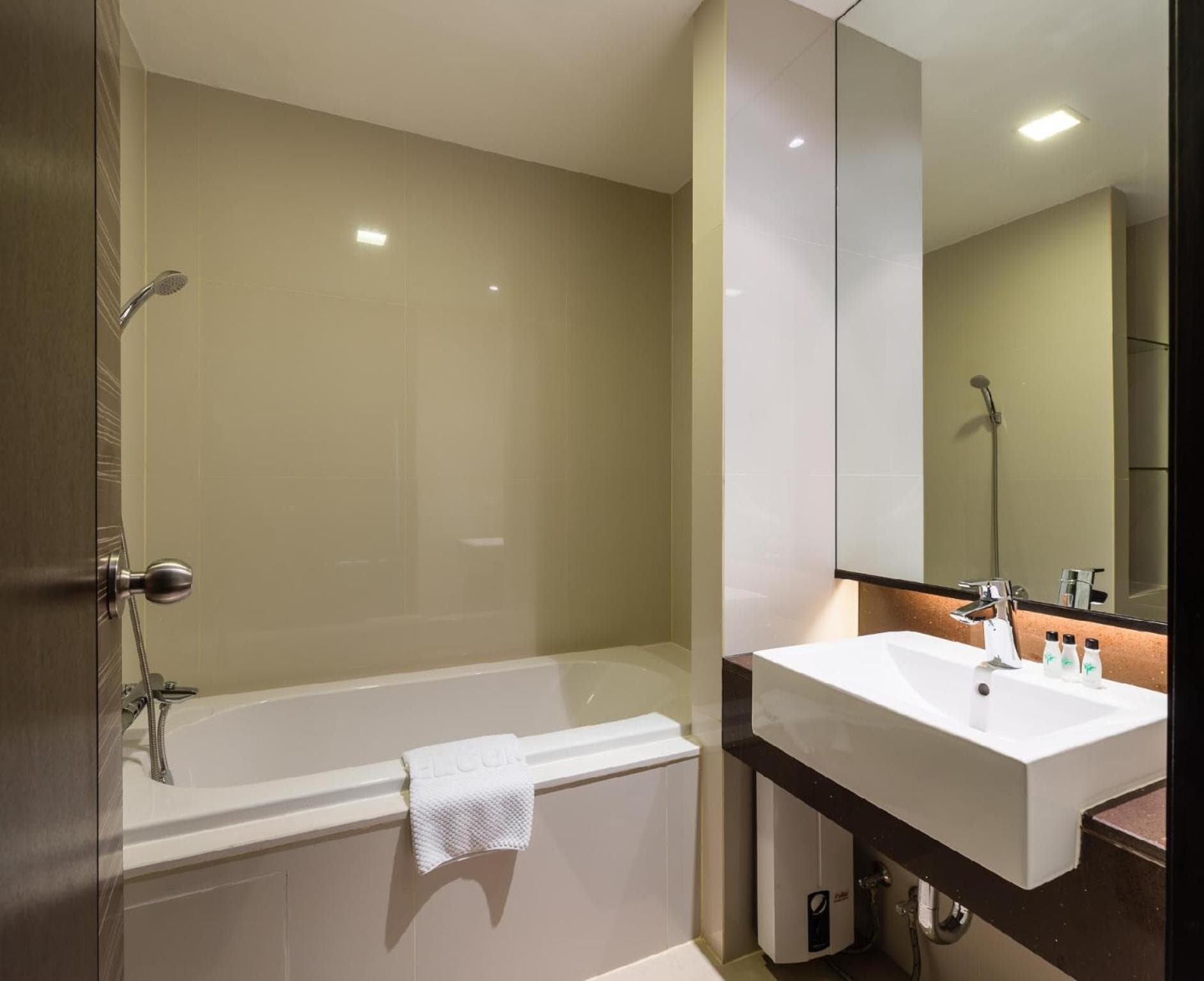 Jasmine Grande Residence Suite Bangkok — 15