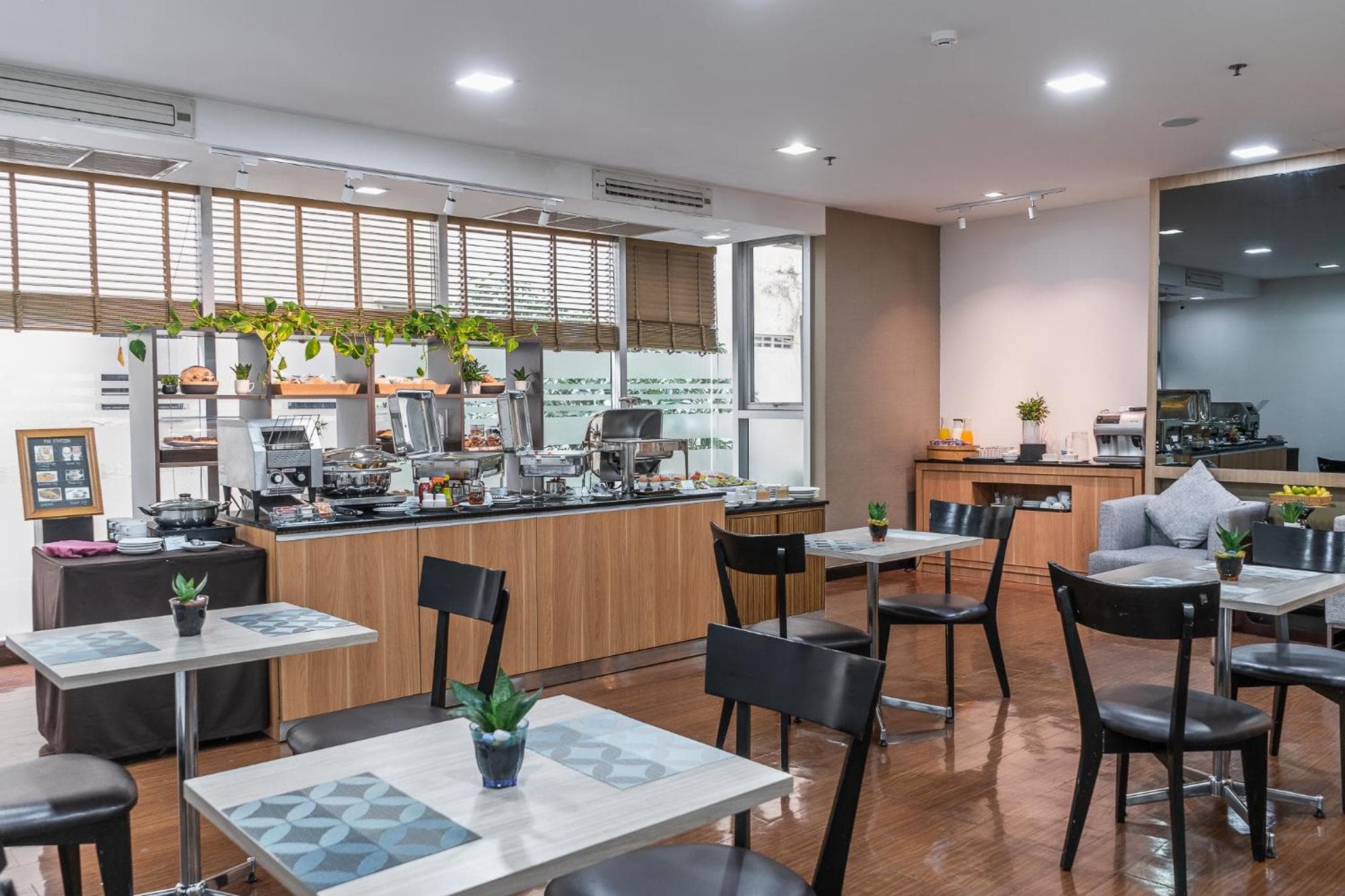Jasmine Grande Residence Suite Bangkok — 18