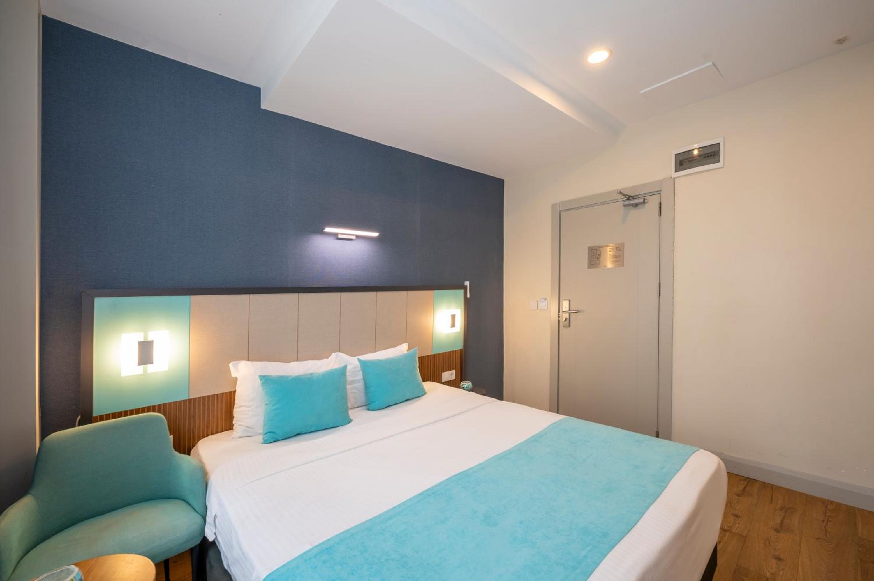 Juno Hotel Taksim — 22