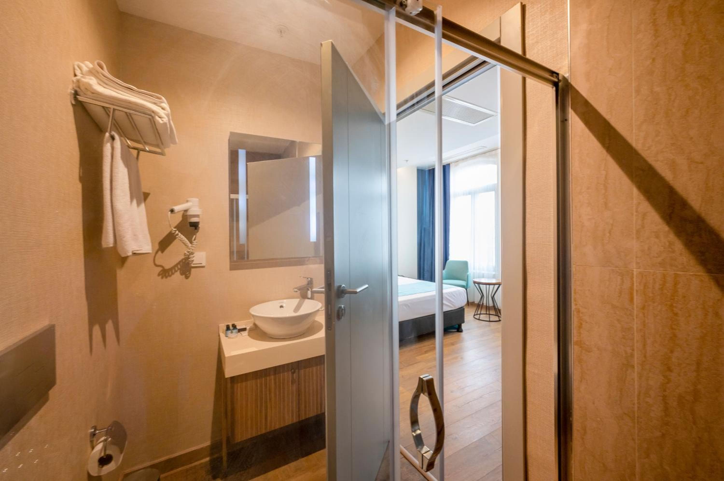 Juno Hotel Taksim — 15