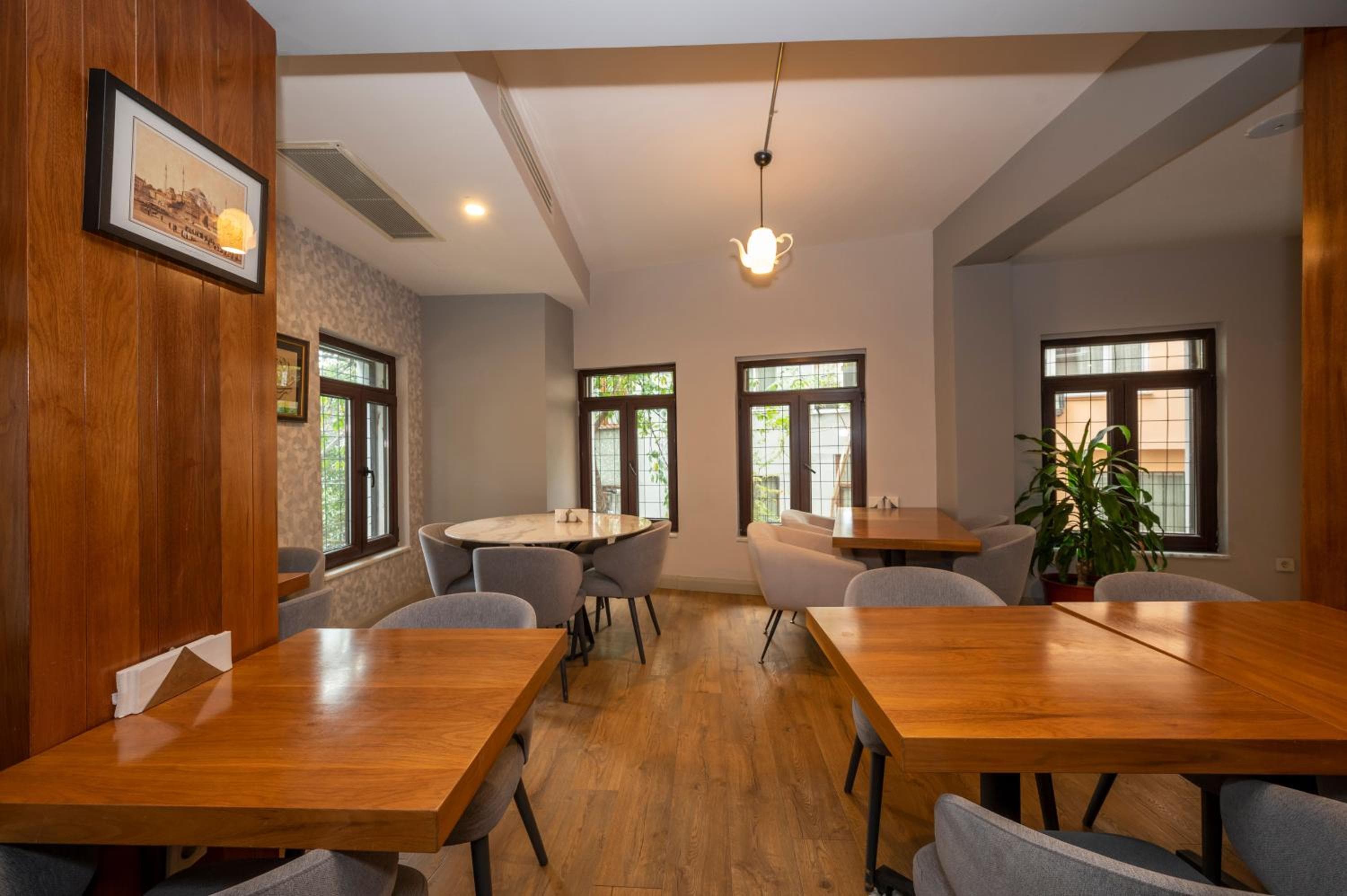 Juno Hotel Taksim — 24