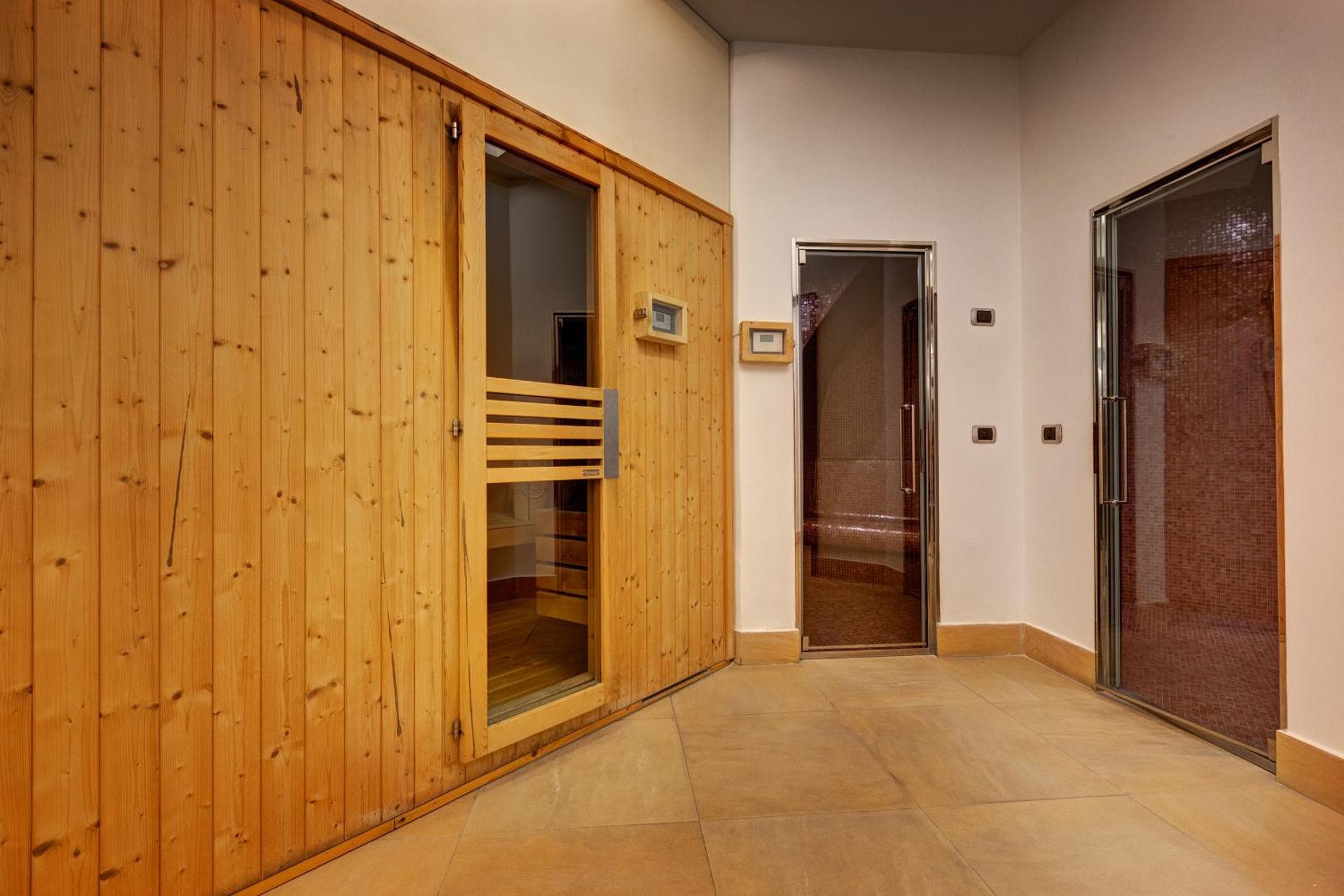 Best Western Plus Hotel Universo — 4
