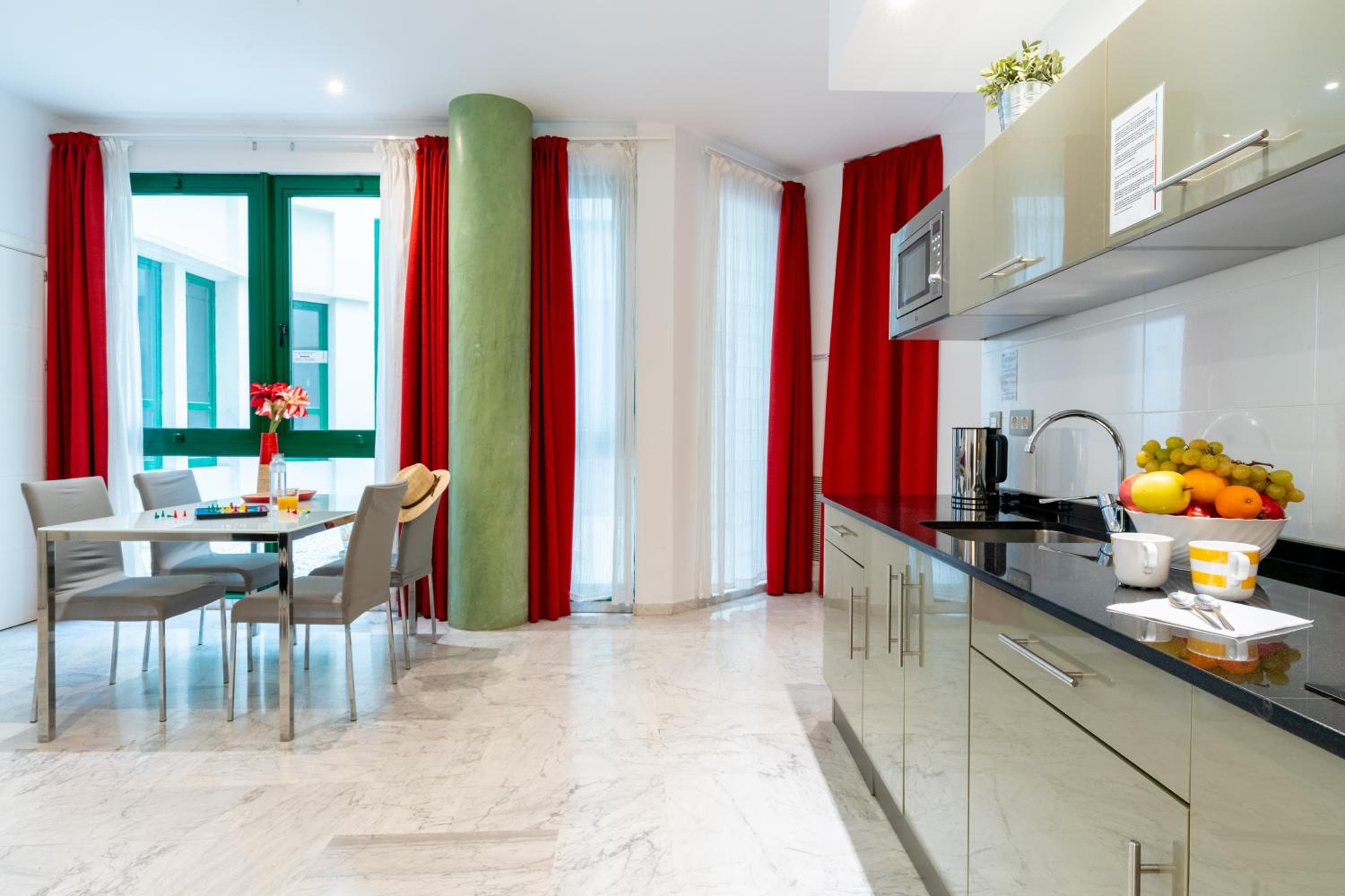 Sevilla Central Suites Apartamentos Puerta Jerez — 6