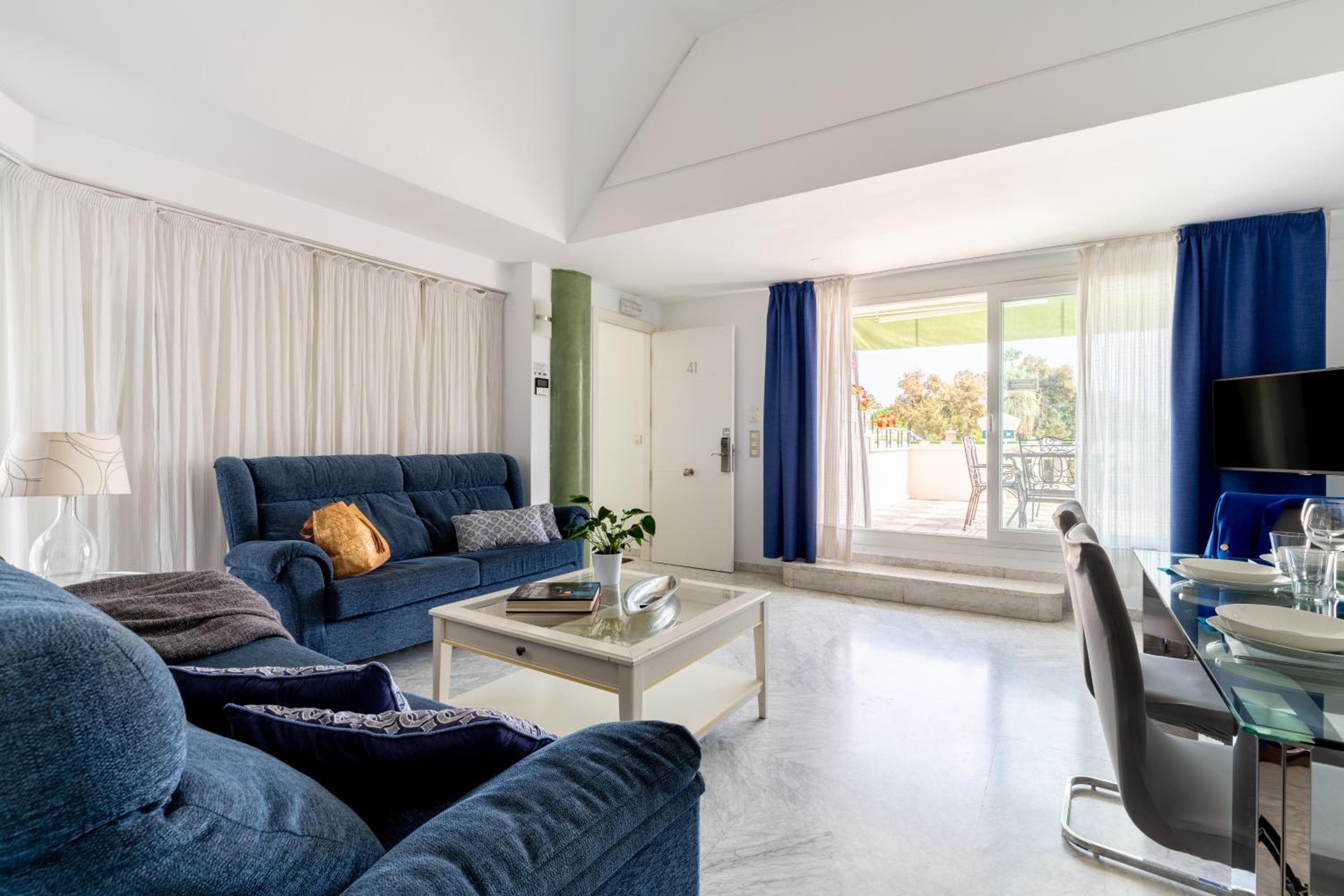 Sevilla Central Suites Apartamentos Puerta Jerez — 27