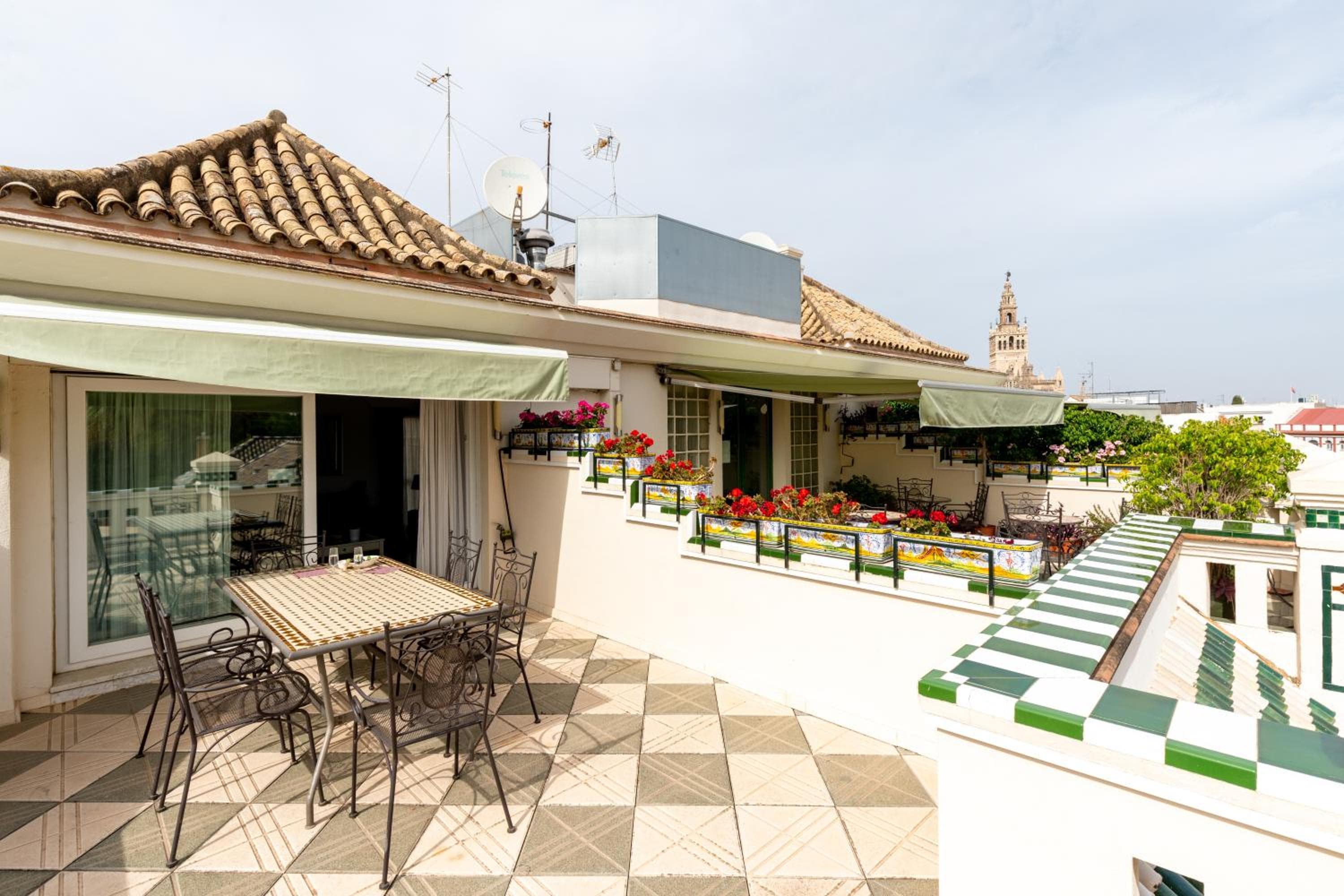 Sevilla Central Suites Apartments Puerta Jerez — 10