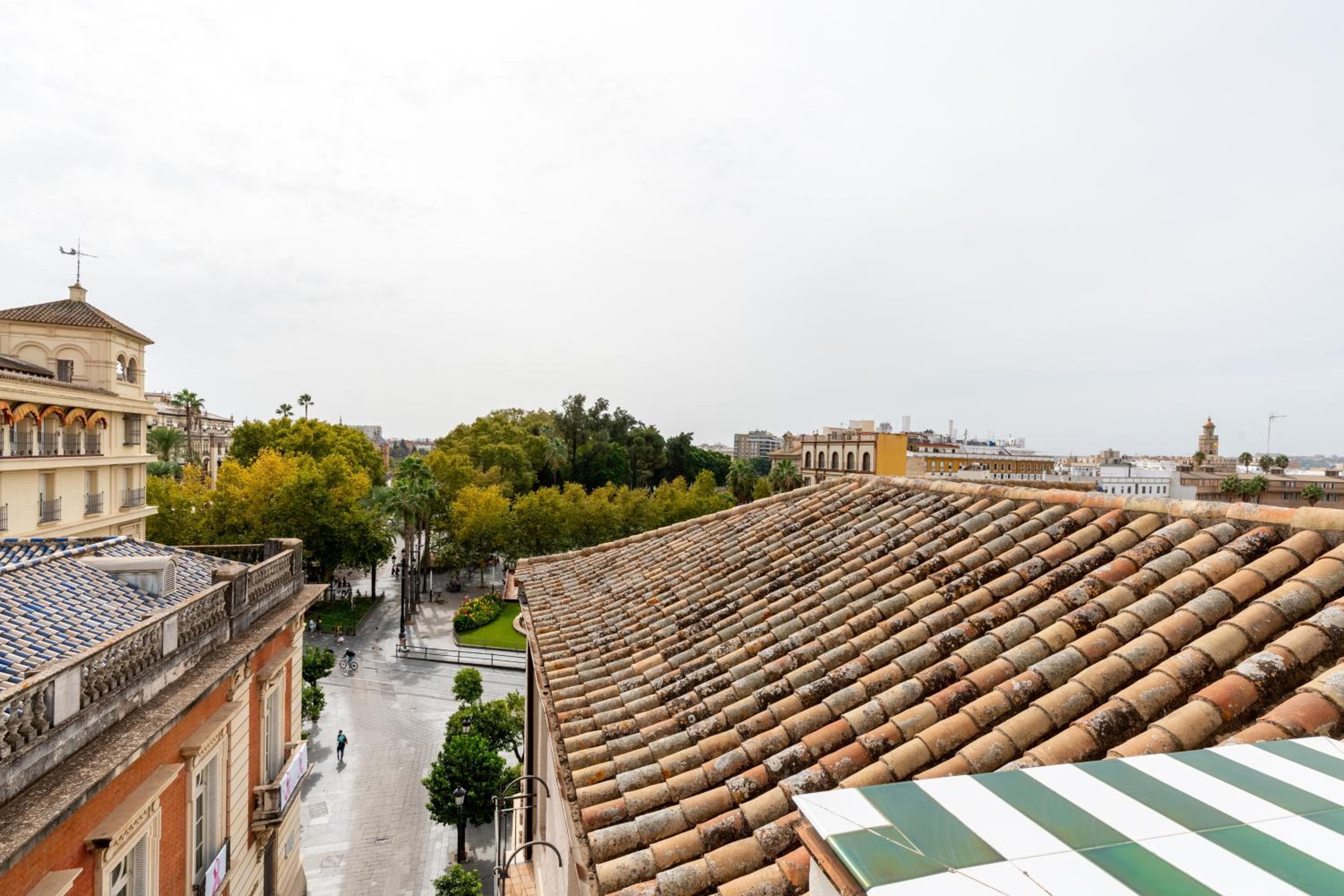 Sevilla Central Suites Apartamentos Puerta Jerez — 25