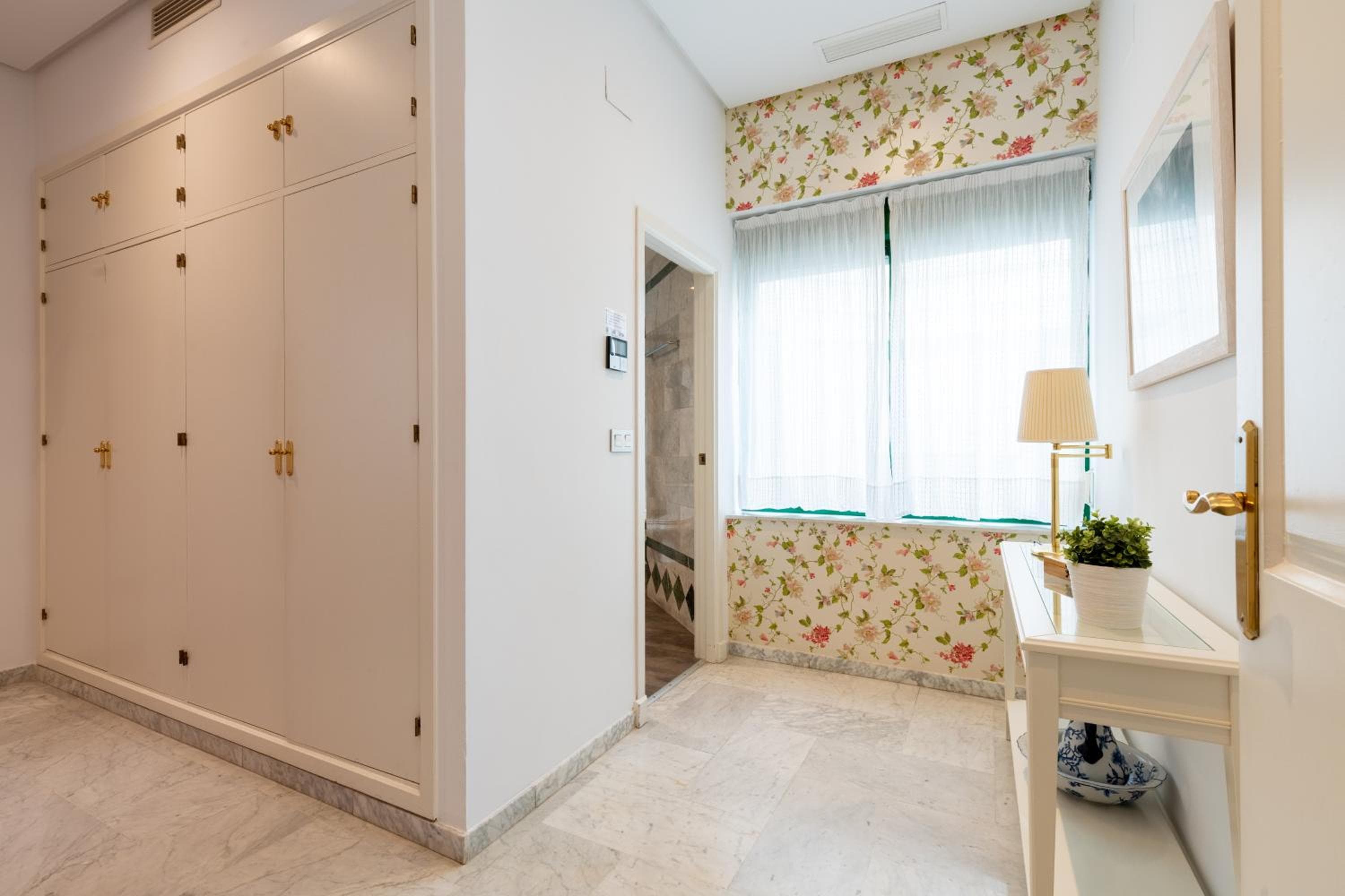 Sevilla Central Suites Apartments Puerta Jerez — 17