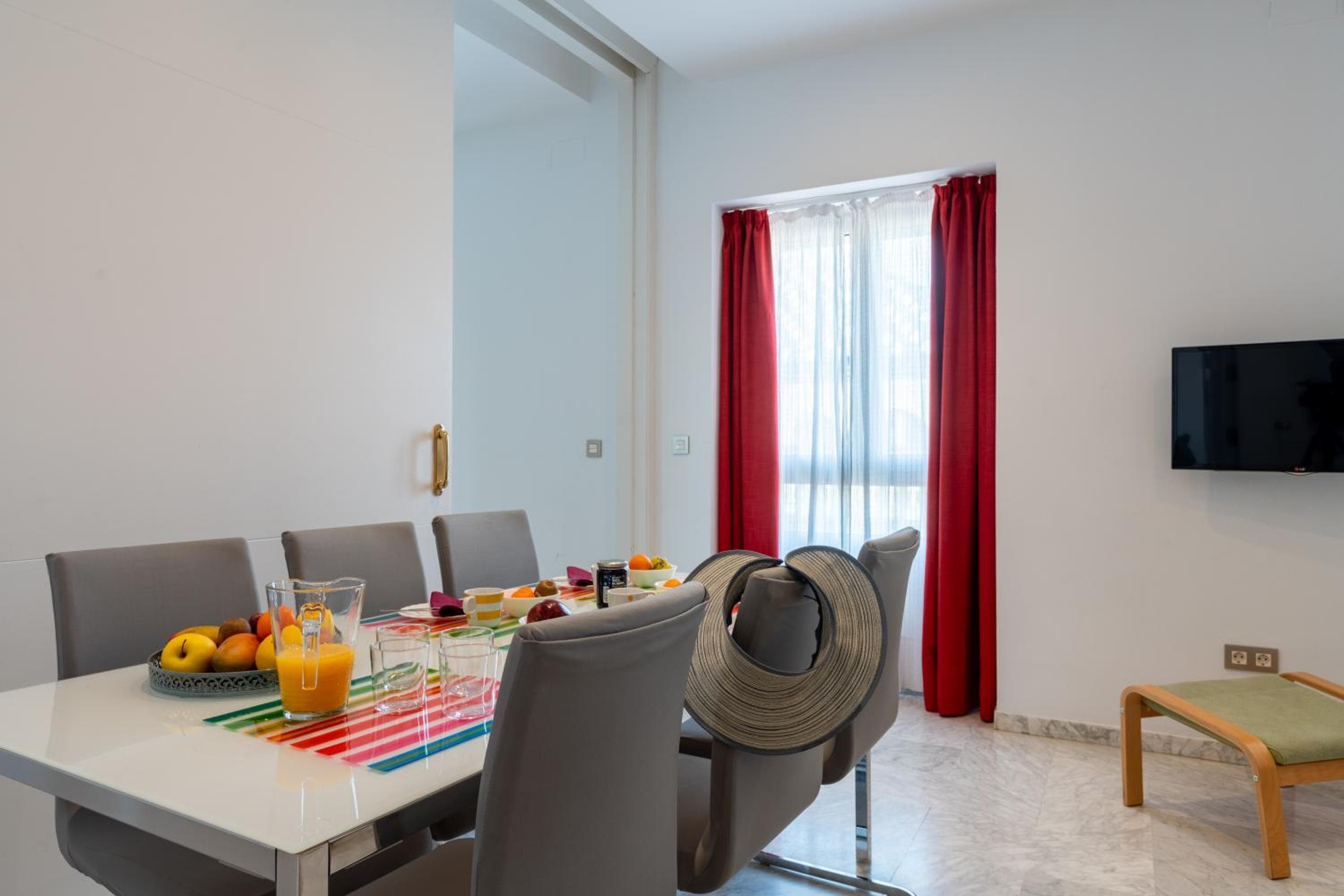 Sevilla Central Suites Apartments Puerta Jerez — 5