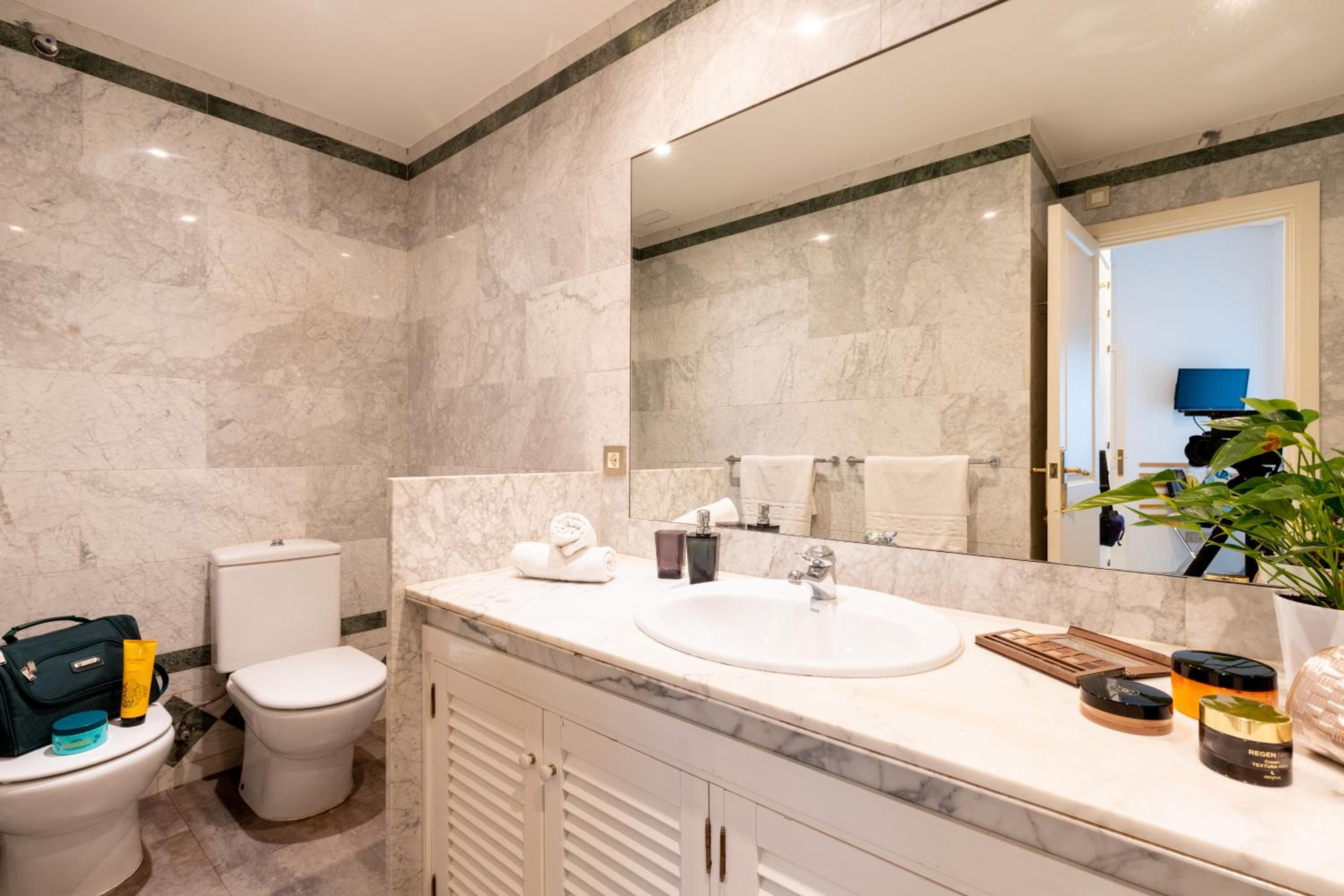 Sevilla Central Suites Apartments Puerta Jerez — 26