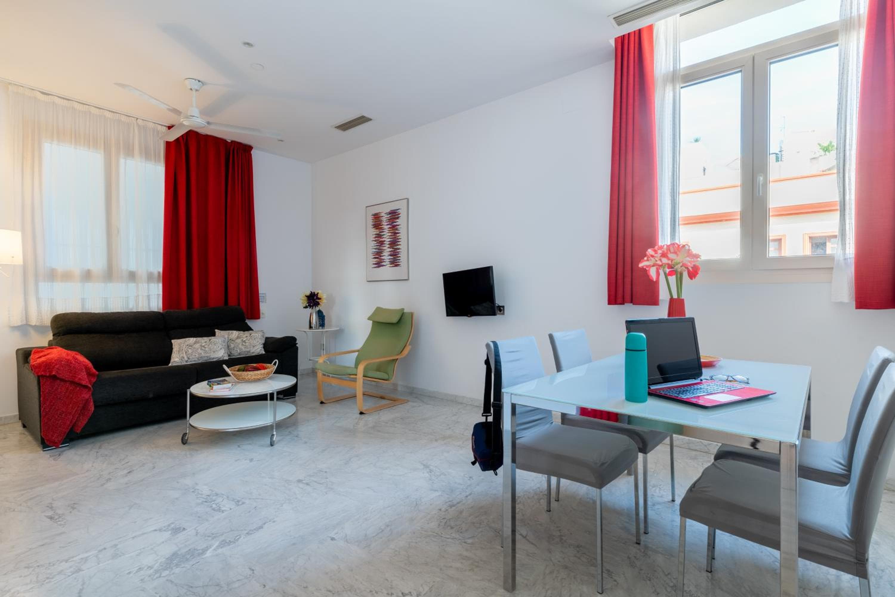 Sevilla Central Suites Apartments Puerta Jerez — 15