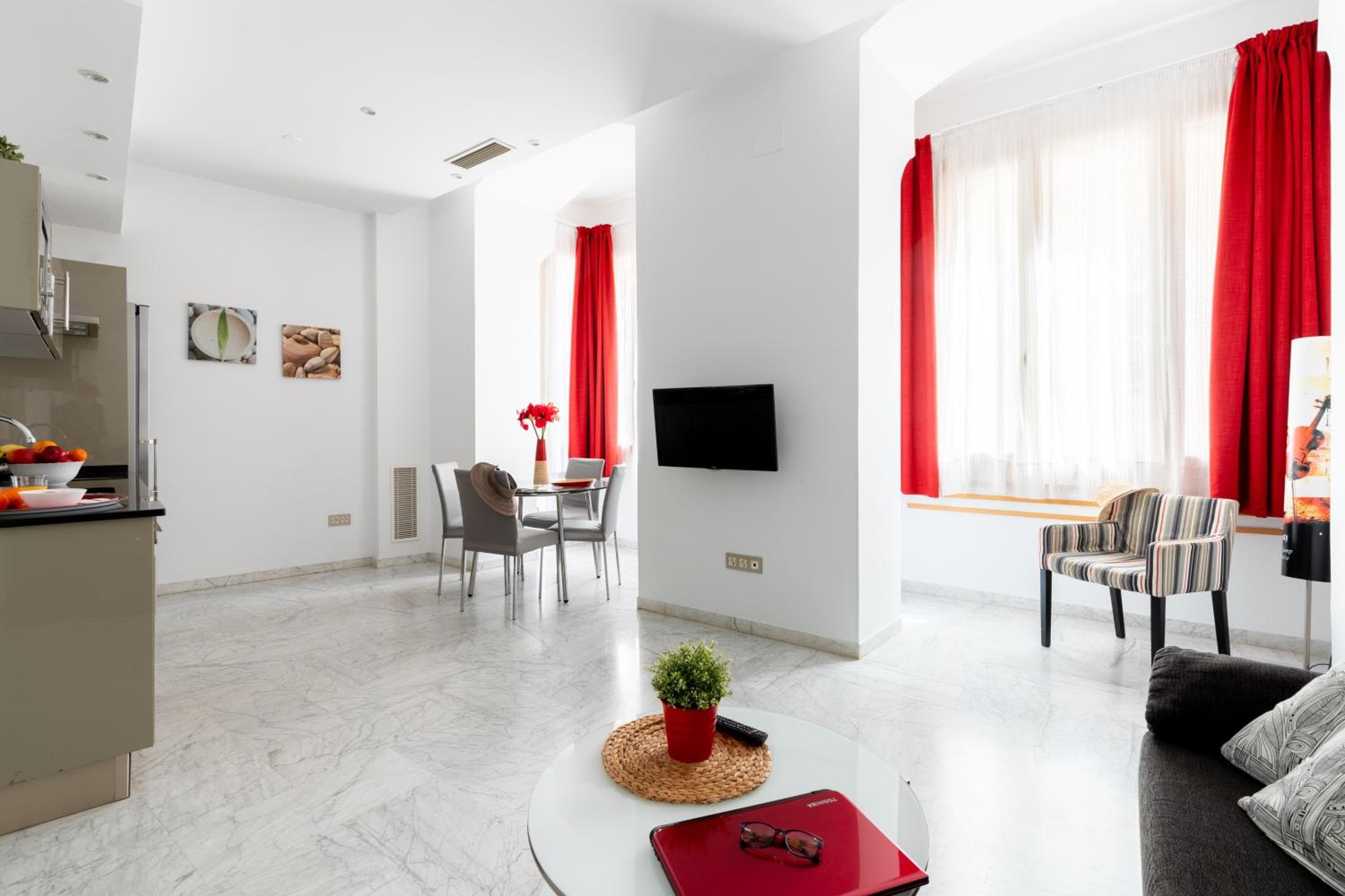 Sevilla Central Suites Apartments Puerta Jerez — 11