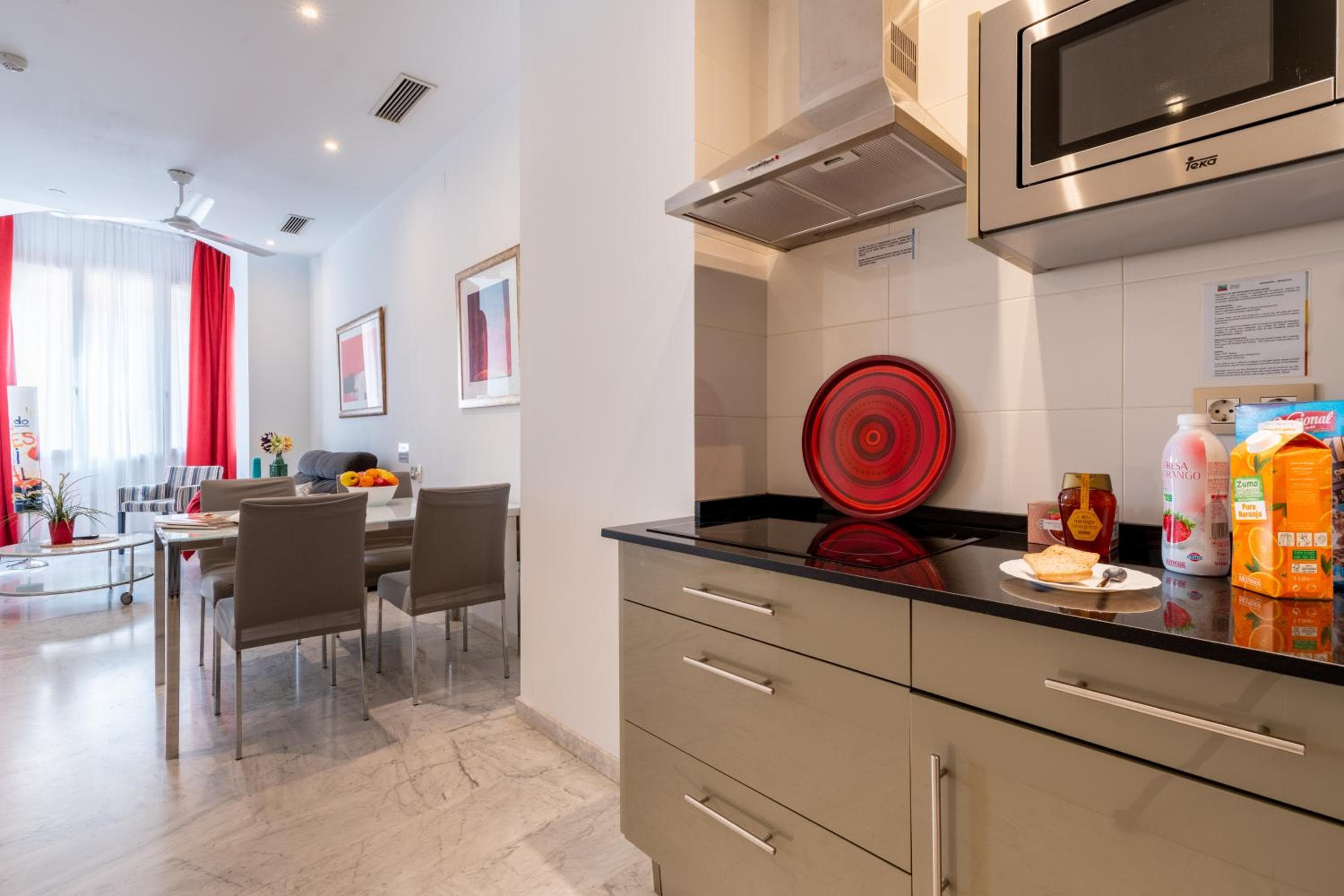 Sevilla Central Suites Apartamentos Puerta Jerez — 16