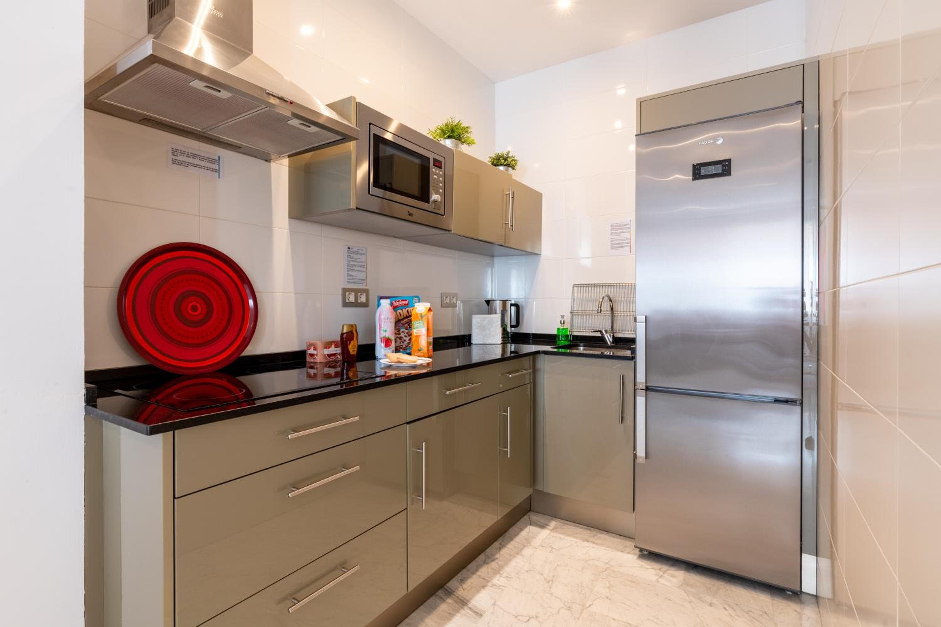 Sevilla Central Suites Apartments Puerta Jerez — 21