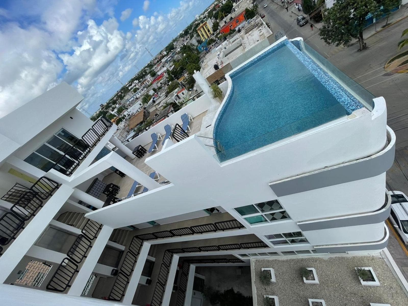 WINDAY HOTEL - Cerca 5a Avenida — 15