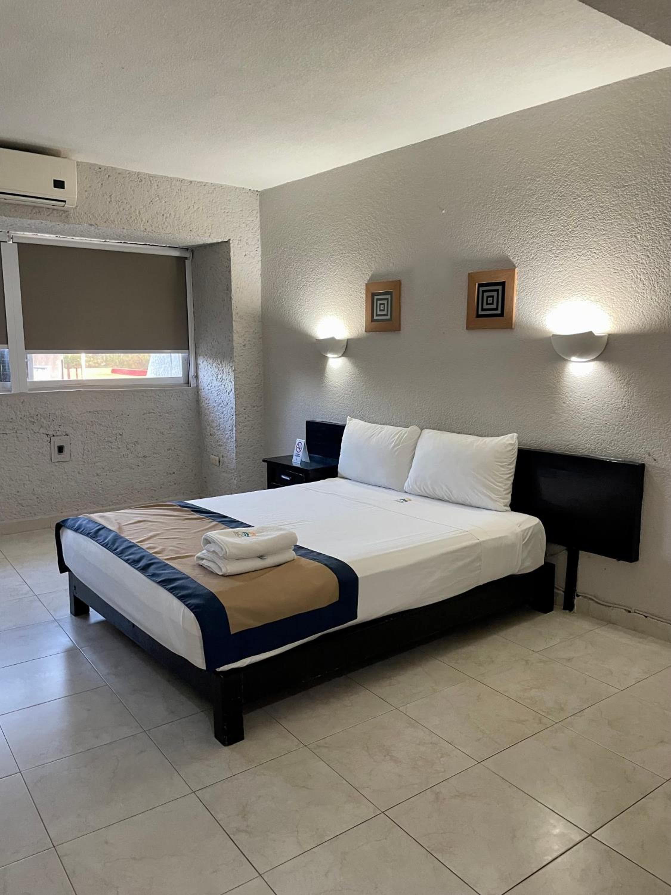 Hotel Caribe Internacional Cancun — 30