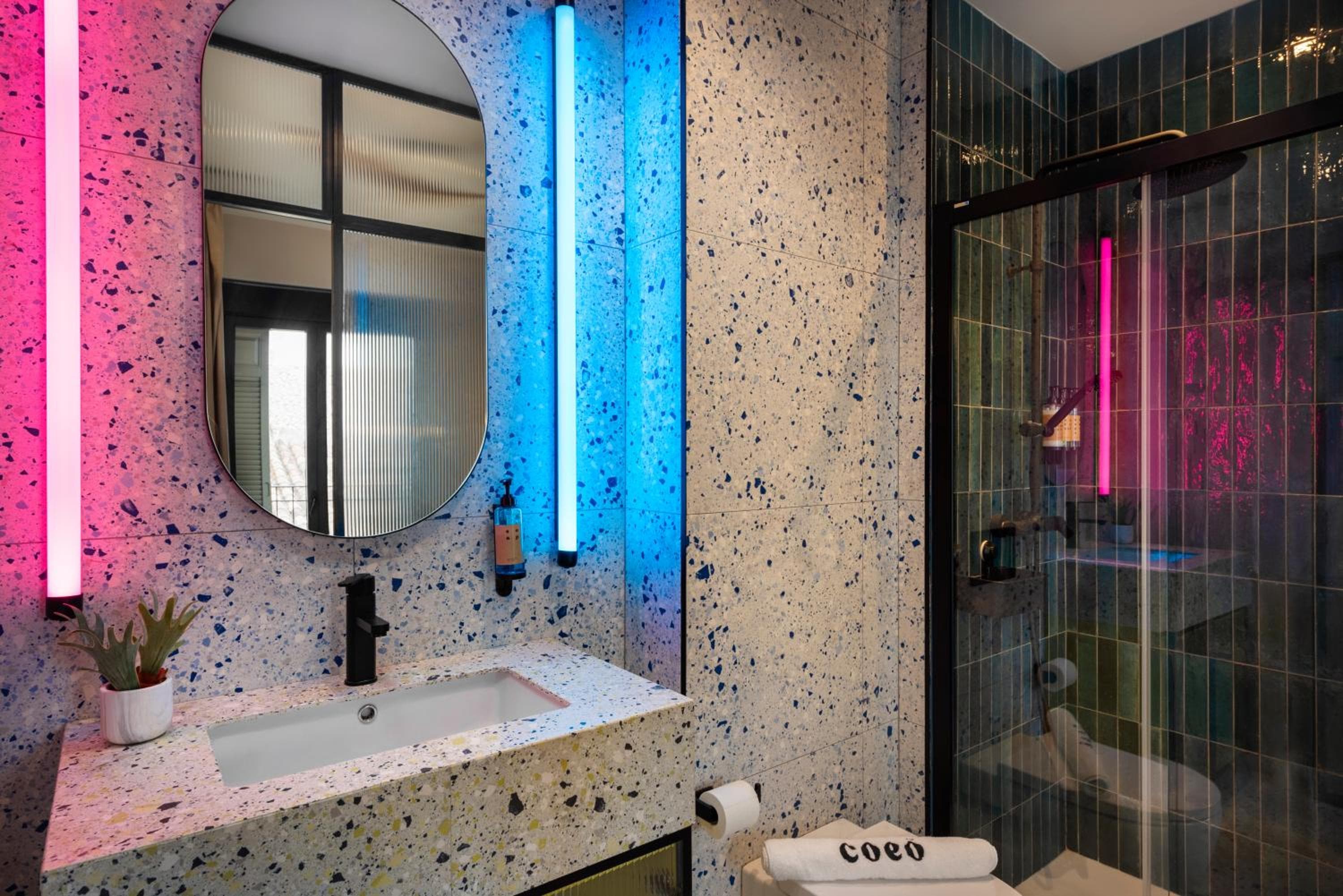 Coeo Peña Design Apartments — 3