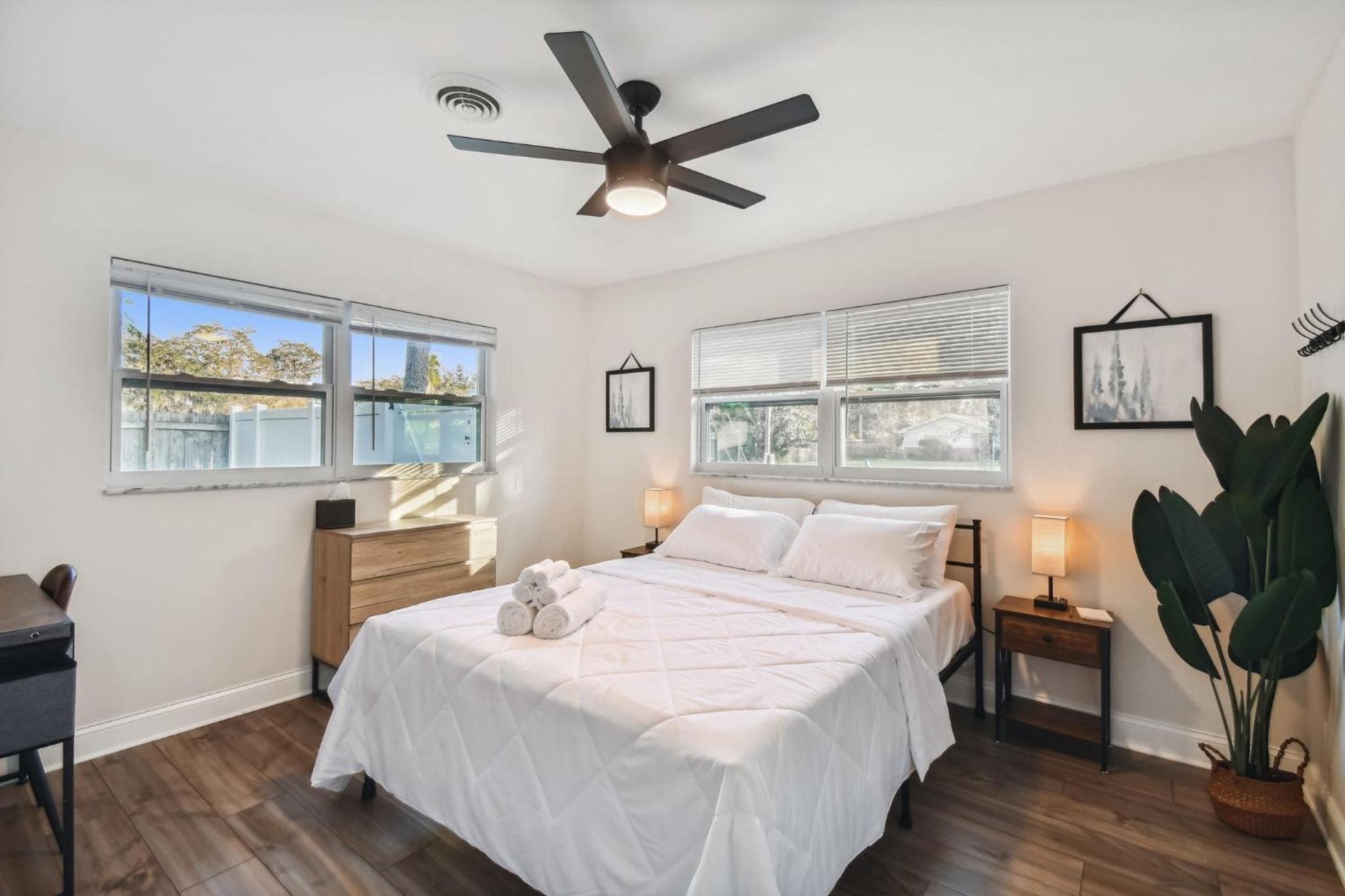 Plush sheets, Games!, Huge backyard, Massage Chair — 14